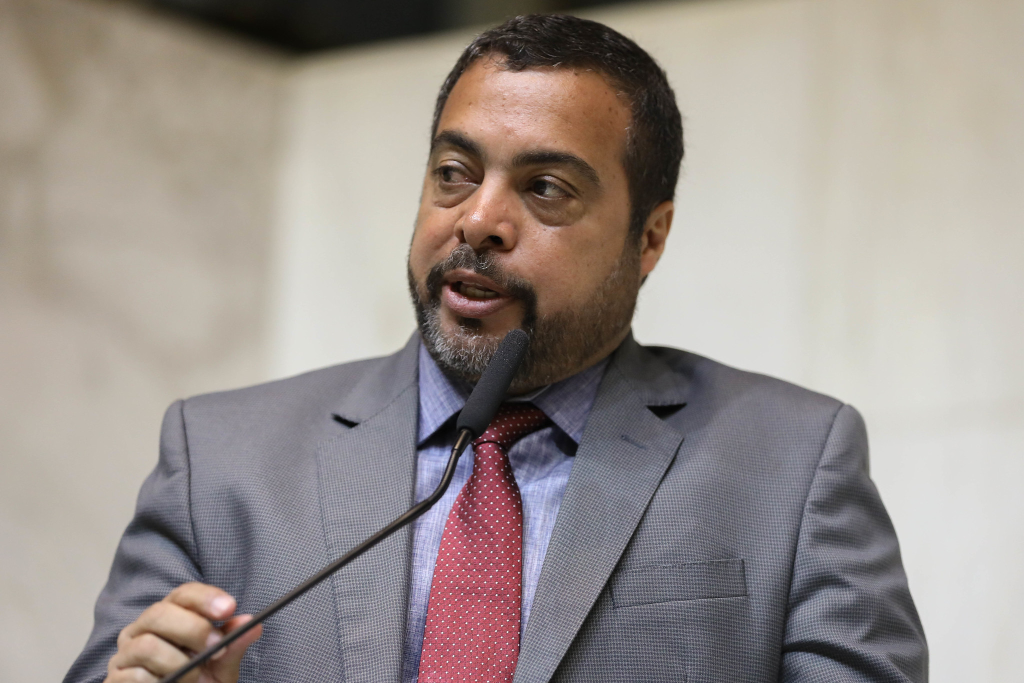 Dep. Luiz Claudio Marcolino: Lei anti-calote<a style='float:right;color:#ccc' href='https://www3.al.sp.gov.br/repositorio/noticia/N-02-2025/fg340189.jpg' target=_blank><i class='bi bi-zoom-in'></i> Clique para ver a imagem </a>