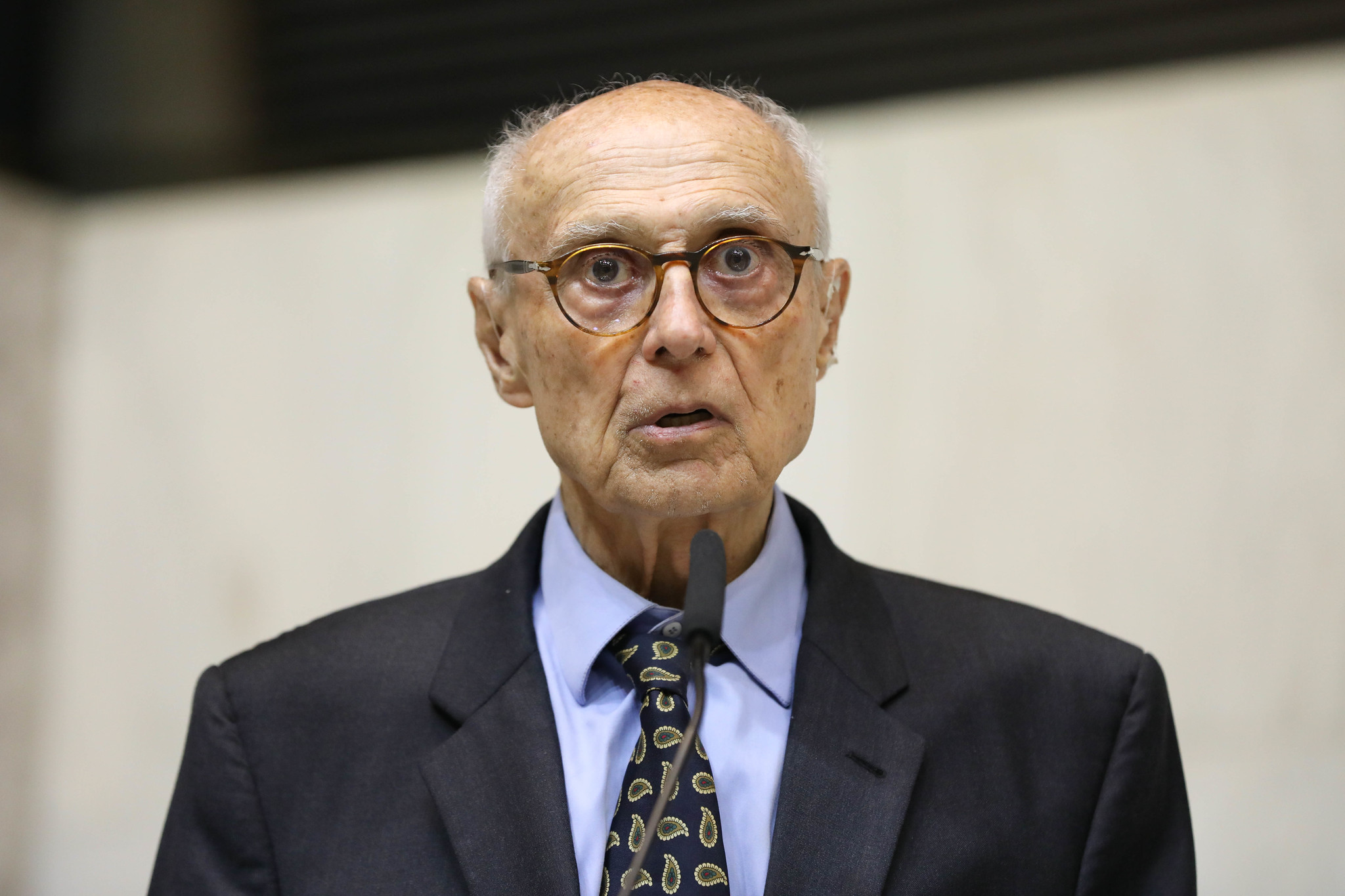 Dep. Eduardo Suplicy; trajetria como parlamentar<a style='float:right;color:#ccc' href='https://www3.al.sp.gov.br/repositorio/noticia/N-02-2025/fg340195.jpg' target=_blank><i class='bi bi-zoom-in'></i> Clique para ver a imagem </a>