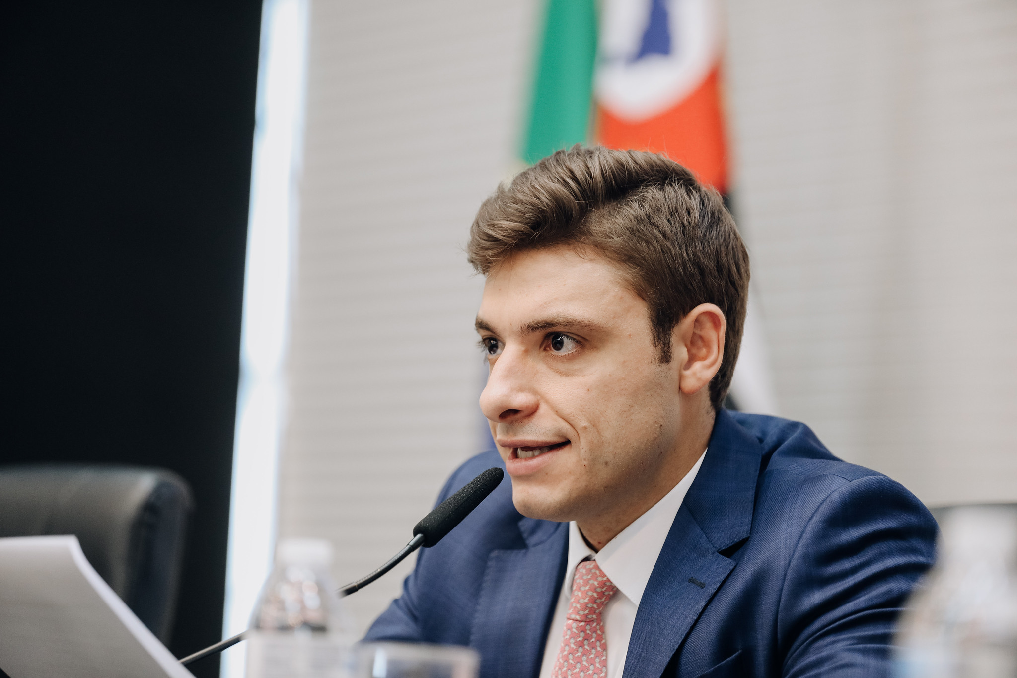 Dep. Thiago Auricchio (PL) presidiu a sesso<a style='float:right;color:#ccc' href='https://www3.al.sp.gov.br/repositorio/noticia/N-02-2025/fg340551.jpg' target=_blank><i class='bi bi-zoom-in'></i> Clique para ver a imagem </a>