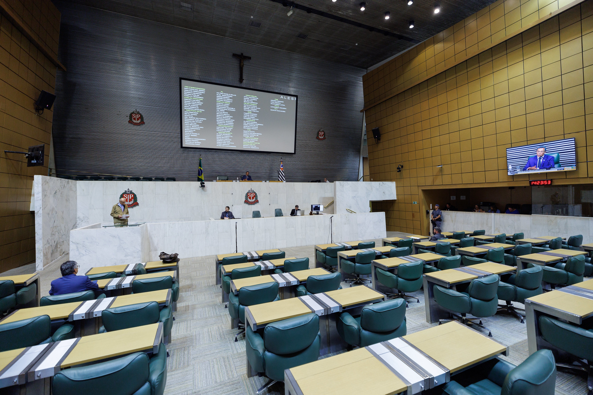 De seg. a sex., deputados se reúnem no Plenário JK<a style='float:right;color:#ccc' href='https://www3.al.sp.gov.br/repositorio/noticia/N-02-2025/fg340620.jpg' target=_blank><i class='bi bi-zoom-in'></i> Clique para ver a imagem </a>