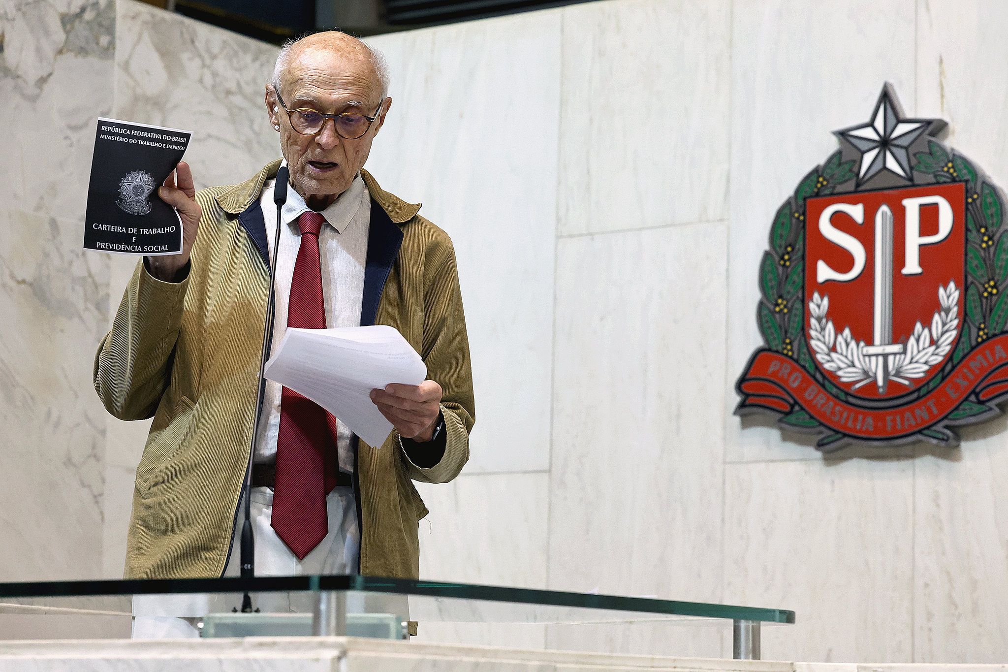 Dep. Eduardo Suplicy (PT)<a style='float:right;color:#ccc' href='https://www3.al.sp.gov.br/repositorio/noticia/N-02-2025/fg340669.jpg' target=_blank><i class='bi bi-zoom-in'></i> Clique para ver a imagem </a>