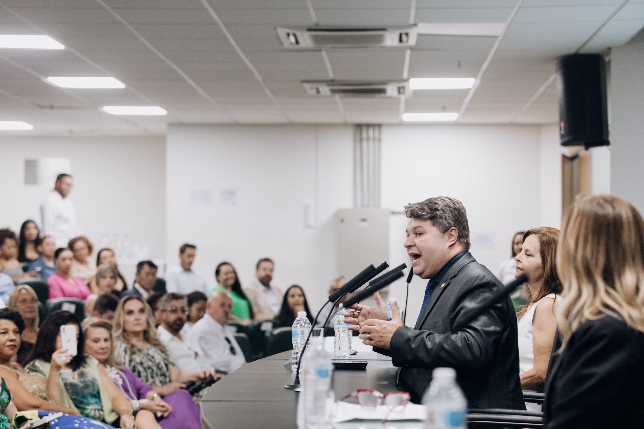 Encontro foi coordenado por Andr Bueno (PL)<a style='float:right;color:#ccc' href='https://www3.al.sp.gov.br/repositorio/noticia/N-02-2025/fg340723.jpg' target=_blank><i class='bi bi-zoom-in'></i> Clique para ver a imagem </a>