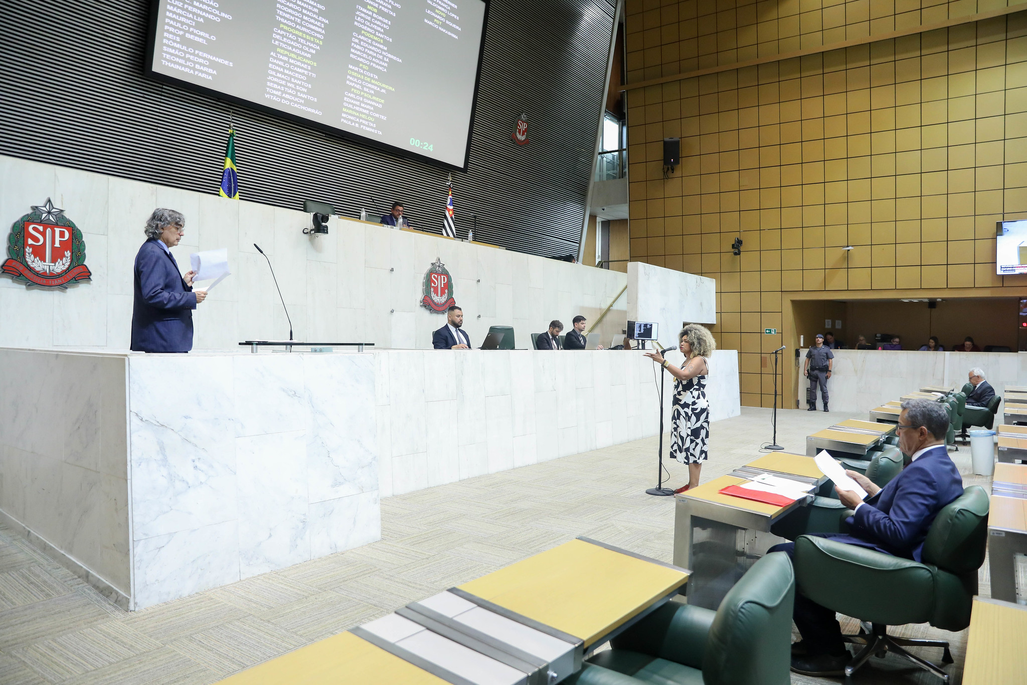 Altas temperaturas pautam 17 Sesso Ordinria<a style='float:right;color:#ccc' href='https://www3.al.sp.gov.br/repositorio/noticia/N-02-2025/fg341044.jpg' target=_blank><i class='bi bi-zoom-in'></i> Clique para ver a imagem </a>