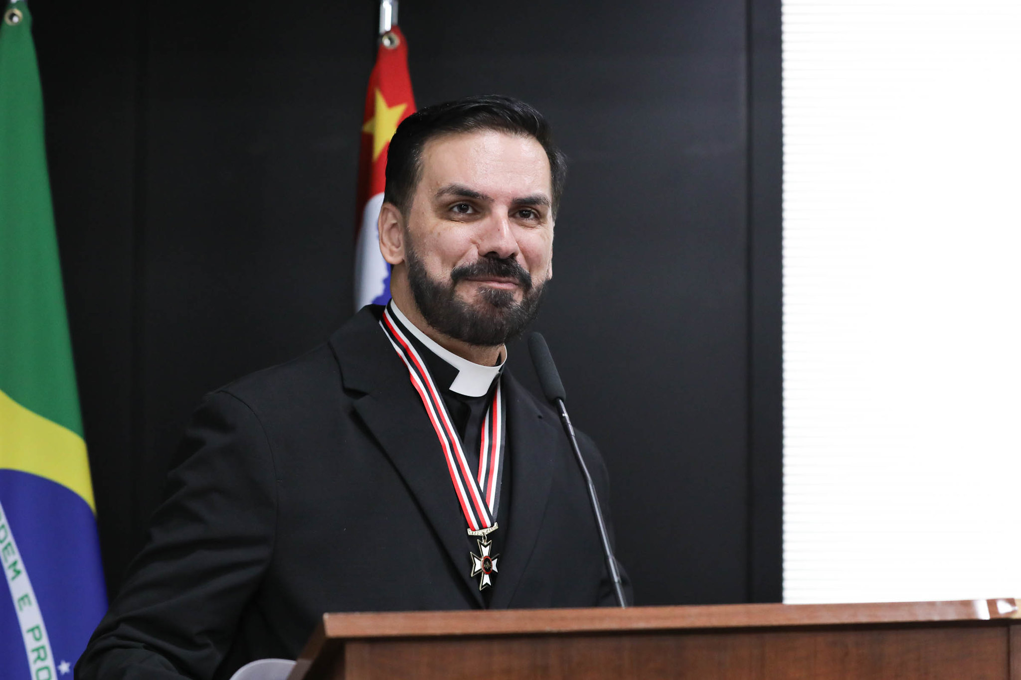 Pe Rodrigo: voca��o � cuidar da dignidade humana<a style='float:right' href='https://www3.al.sp.gov.br/repositorio/noticia/N-02-2026/fg360441.jpg' target=_blank><img src='/_img/material-file-download-white.png' width='14px' alt='Clique para baixar a imagem'></a>