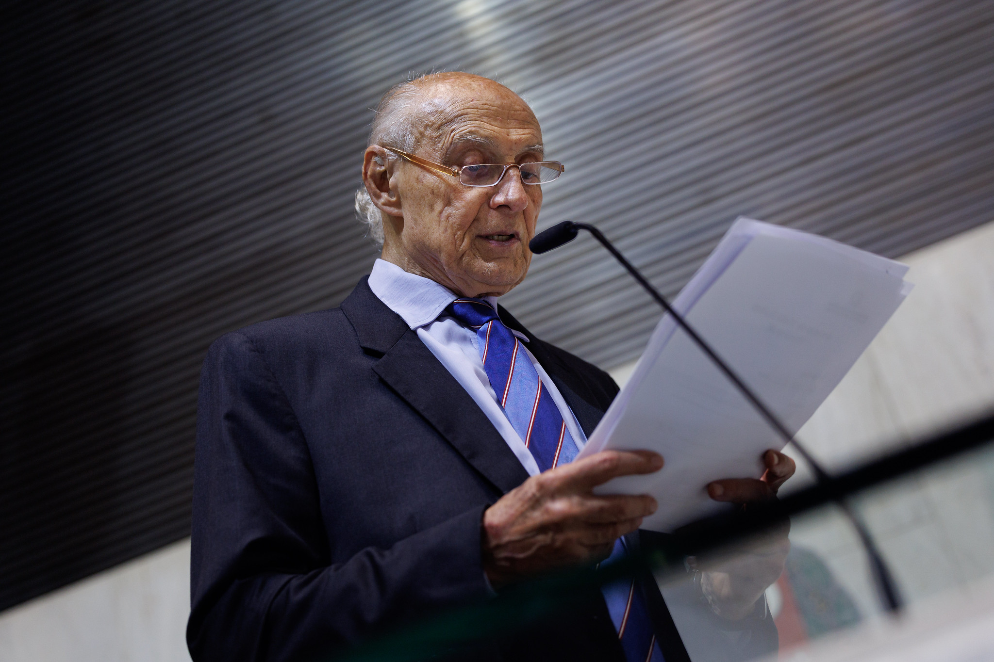 Eduardo Suplicy (PT): Feminic�dio e enchentes<a style='float:right;color:#ccc' href='https://www3.al.sp.gov.br/repositorio/noticia/N-02-2026/fg361116.jpg' target=_blank><i class='bi bi-zoom-in'></i> Clique para ver a imagem </a>