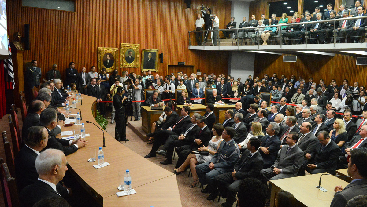 Auditrio do Tribunal de Contas do Estado, TCE <a style='float:right;color:#ccc' href='https://www3.al.sp.gov.br/repositorio/noticia/N-03-2013/fg122935.jpg' target=_blank><i class='bi bi-zoom-in'></i> Clique para ver a imagem </a>