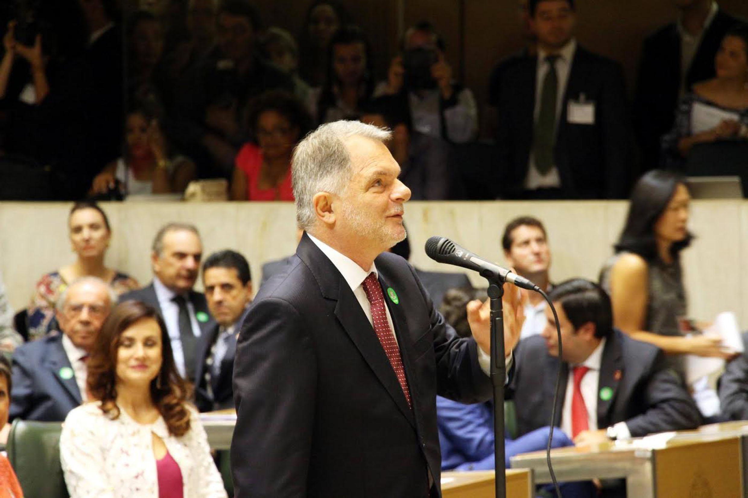 Bragato assumiu o nono mandato na Assembleia Legislativa<a style='float:right;color:#ccc' href='https://www3.al.sp.gov.br/repositorio/noticia/N-03-2015/fg168513.jpg' target=_blank><i class='bi bi-zoom-in'></i> Clique para ver a imagem </a>