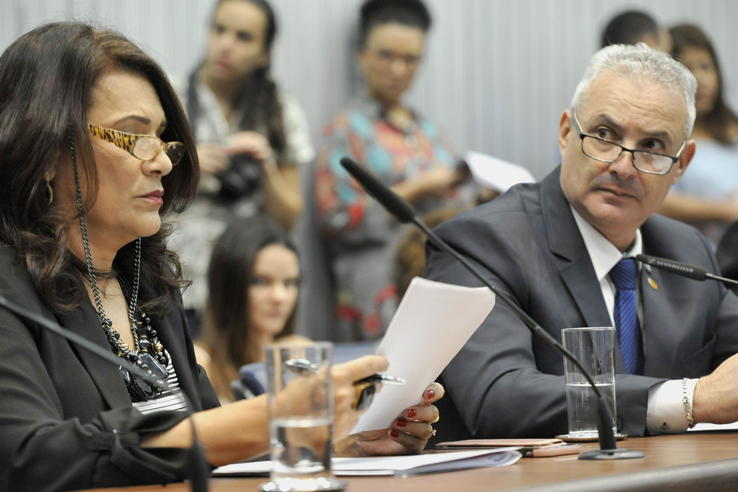 Valeria Bolsonaro e Coronel Telhada<a style='float:right;color:#ccc' href='https://www3.al.sp.gov.br/repositorio/noticia/N-03-2020/fg247706.jpg' target=_blank><i class='bi bi-zoom-in'></i> Clique para ver a imagem </a>