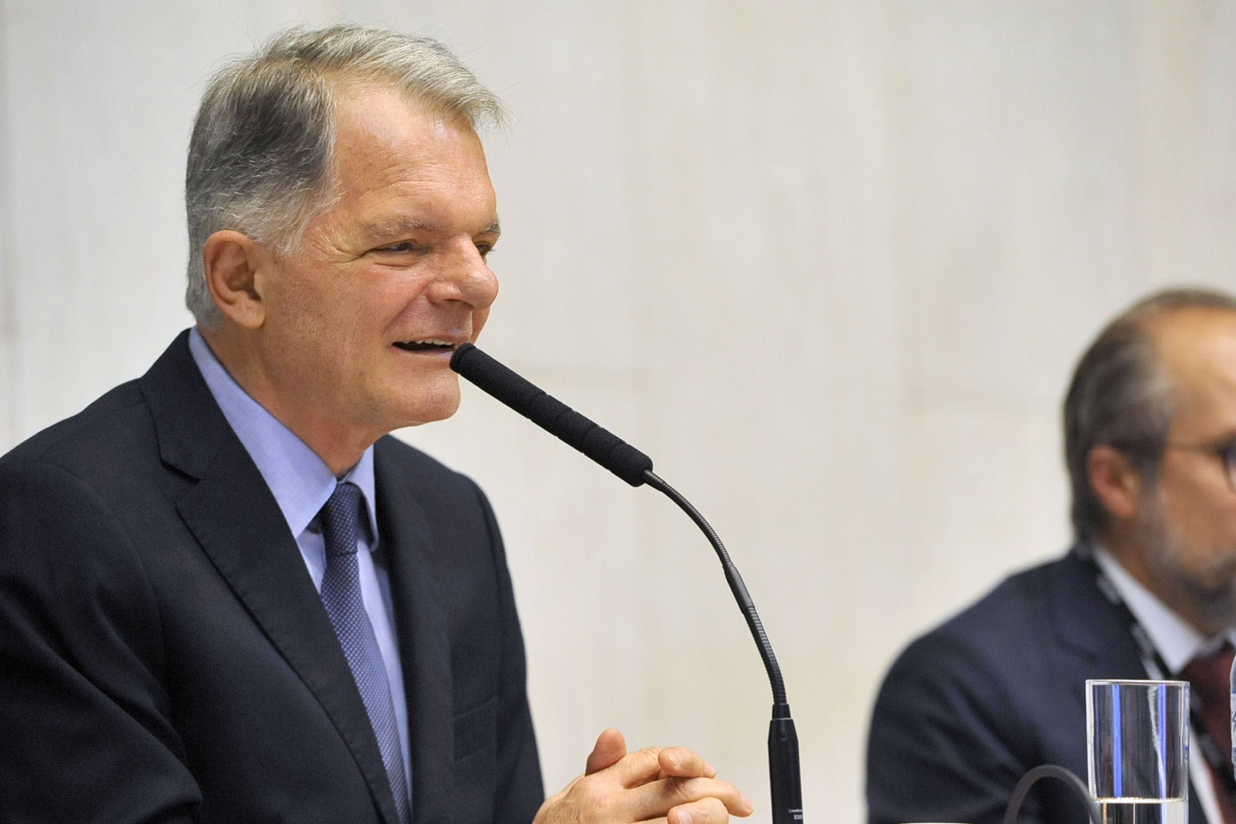 Mauro Bragato preside a comisso<a style='float:right' href='https://www3.al.sp.gov.br/repositorio/noticia/N-03-2020/fg248107.jpg' target=_blank><img src='/_img/material-file-download-white.png' width='14px' alt='Clique para baixar a imagem'></a>