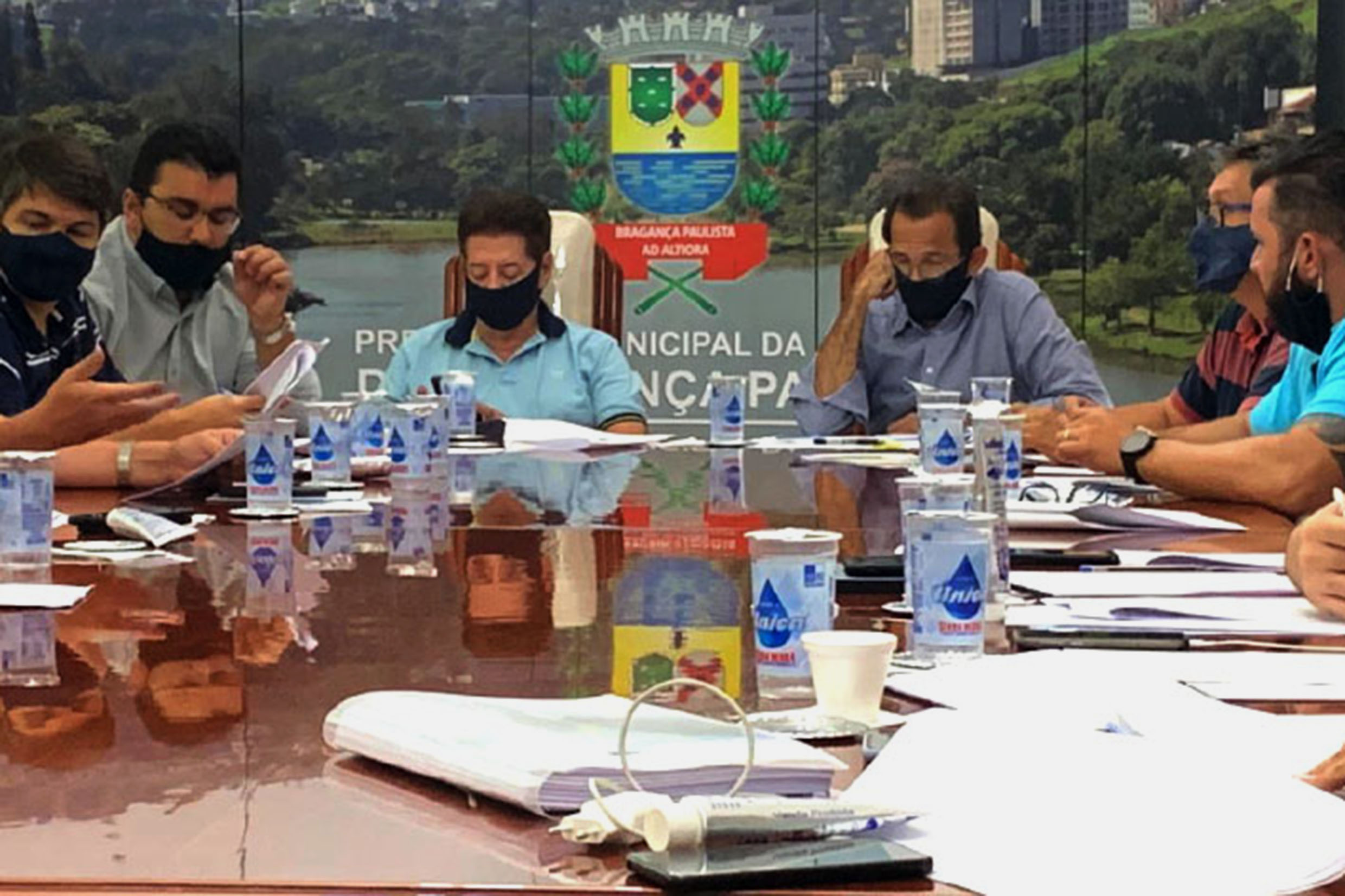 Edmir Chedid (3ë à dir.)<a style='float:right;color:#ccc' href='https://www3.al.sp.gov.br/repositorio/noticia/N-03-2021/fg261697.jpg' target=_blank><i class='bi bi-zoom-in'></i> Clique para ver a imagem </a>