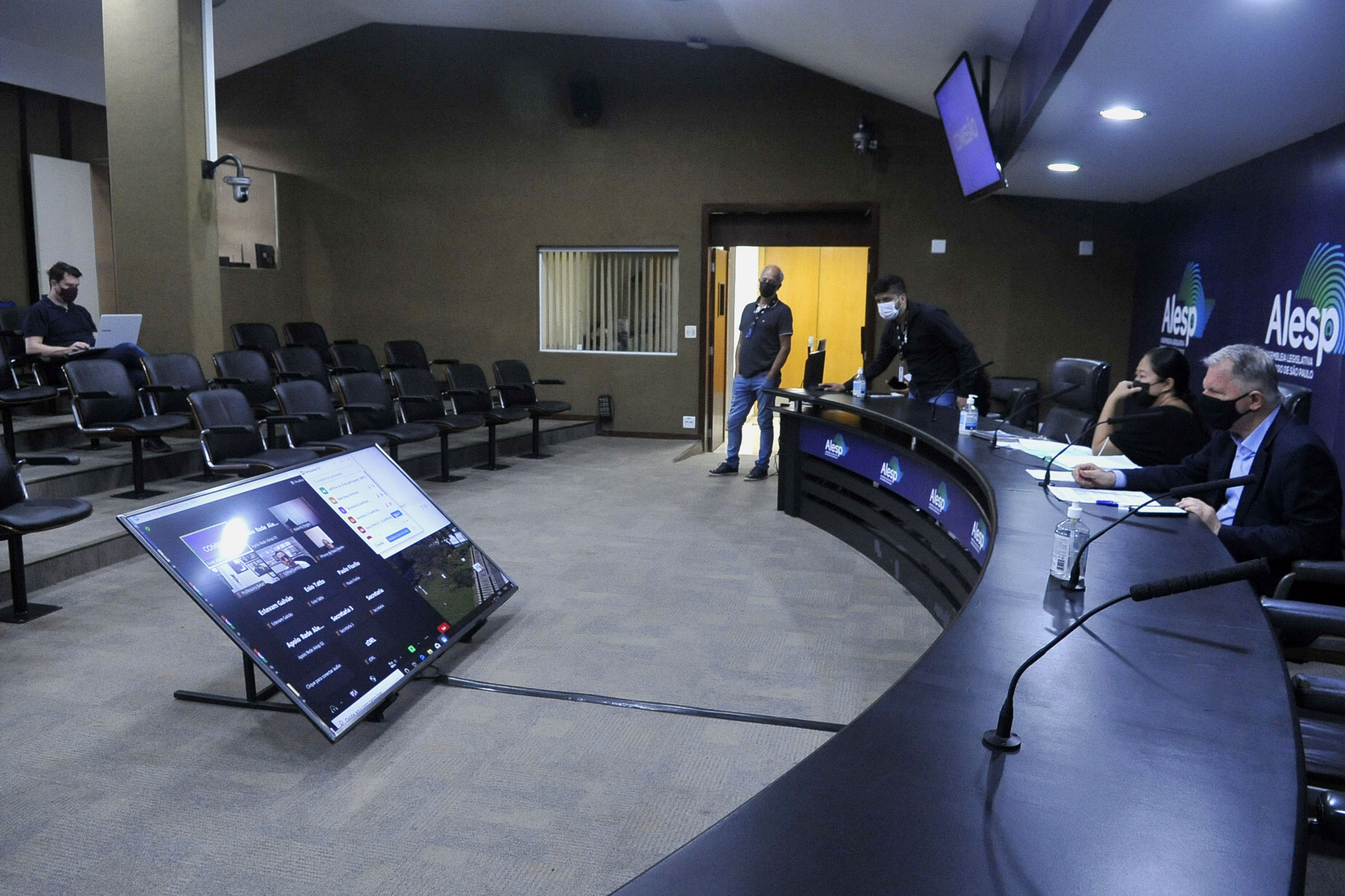 Congresso de Comissões<a style='float:right;color:#ccc' href='https://www3.al.sp.gov.br/repositorio/noticia/N-03-2022/fg283391.jpg' target=_blank><i class='bi bi-zoom-in'></i> Clique para ver a imagem </a>