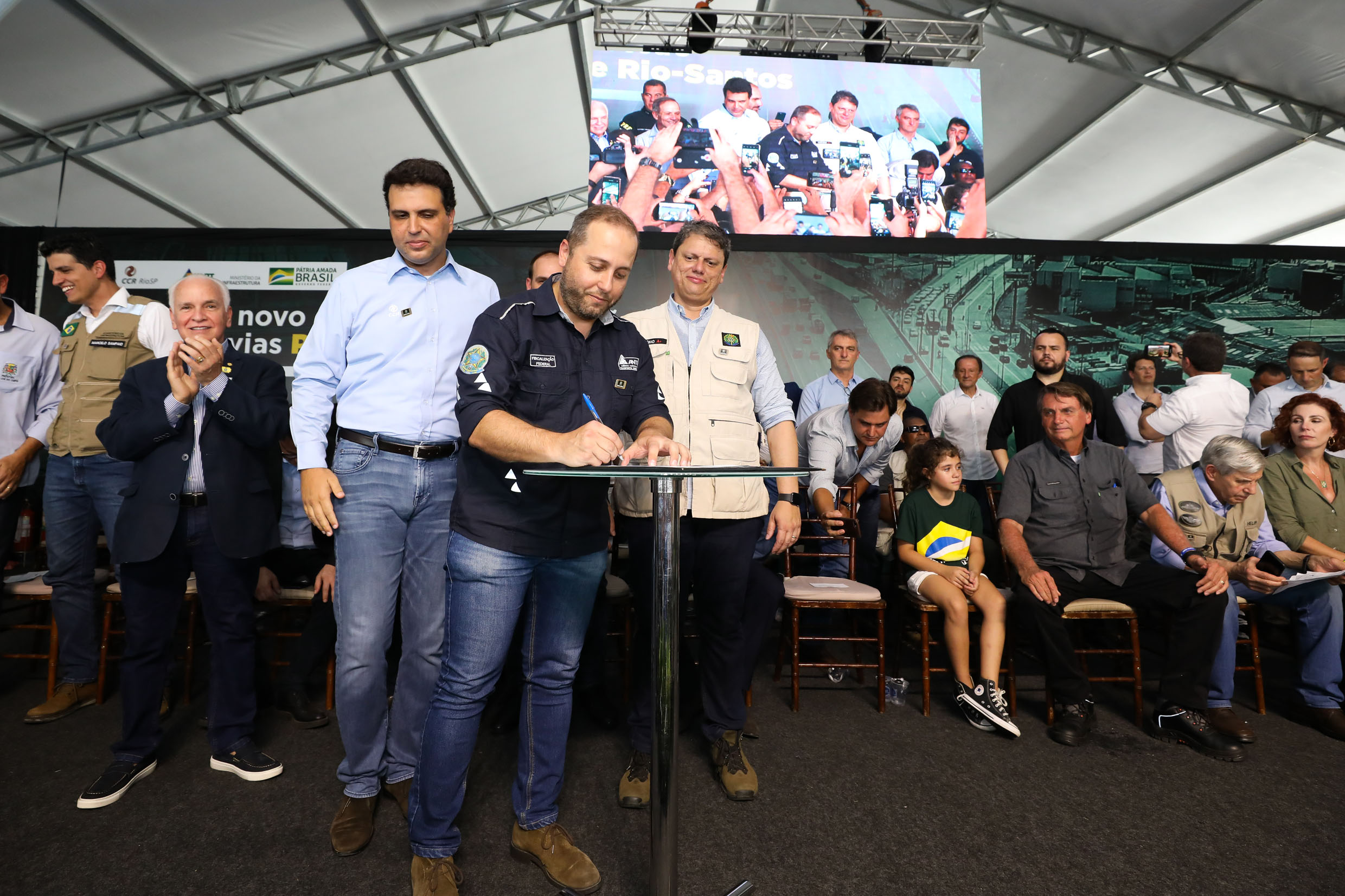Concessão da rodovia Presidente Dutra e Rio-Santos<a style='float:right;color:#ccc' href='https://www3.al.sp.gov.br/repositorio/noticia/N-03-2022/fg283399.jpg' target=_blank><i class='bi bi-zoom-in'></i> Clique para ver a imagem </a>