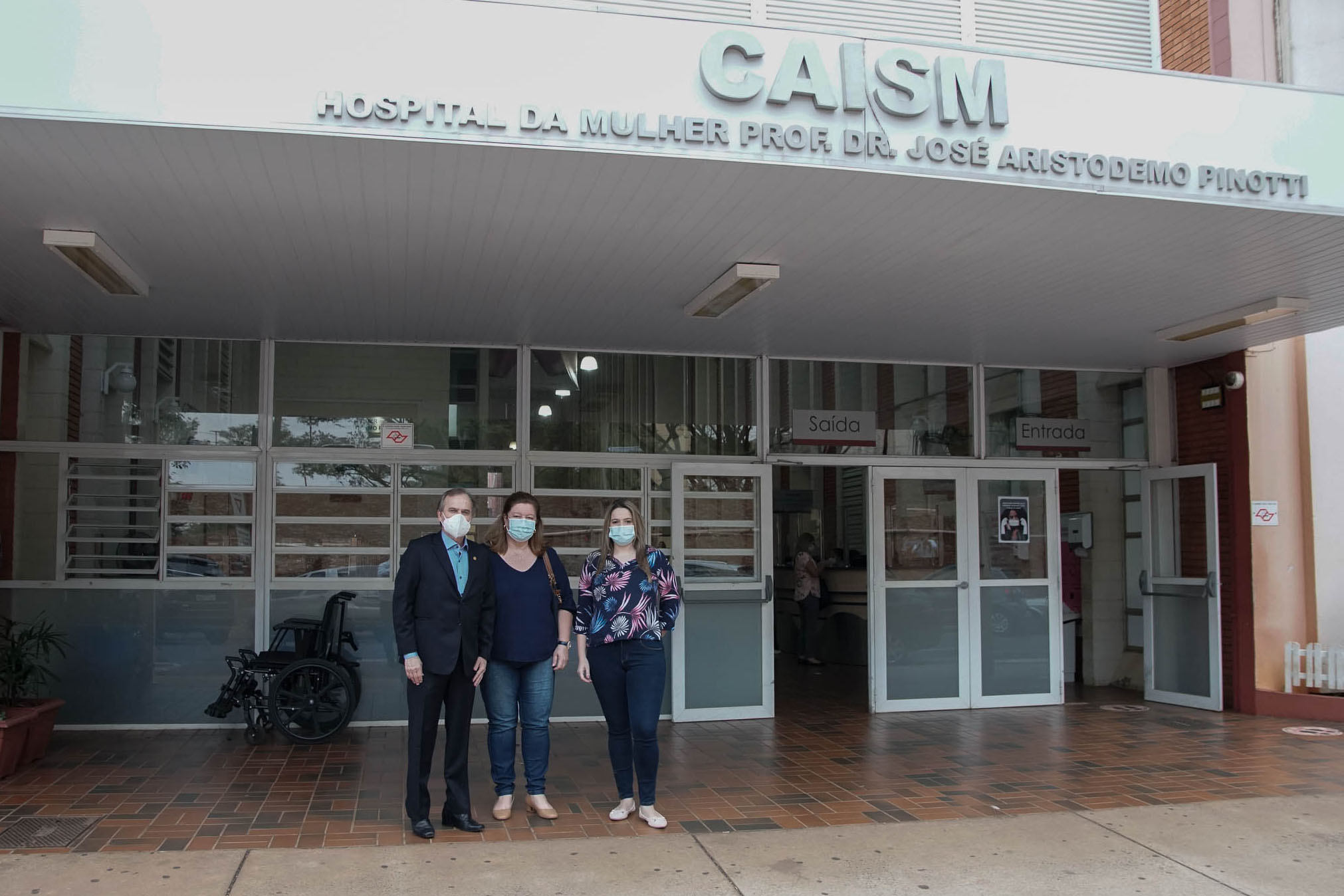 Dirceu Dalben ( esq.) em visita  CAISM<a style='float:right;color:#ccc' href='https://www3.al.sp.gov.br/repositorio/noticia/N-03-2023/fg296222.jpg' target=_blank><i class='bi bi-zoom-in'></i> Clique para ver a imagem </a>