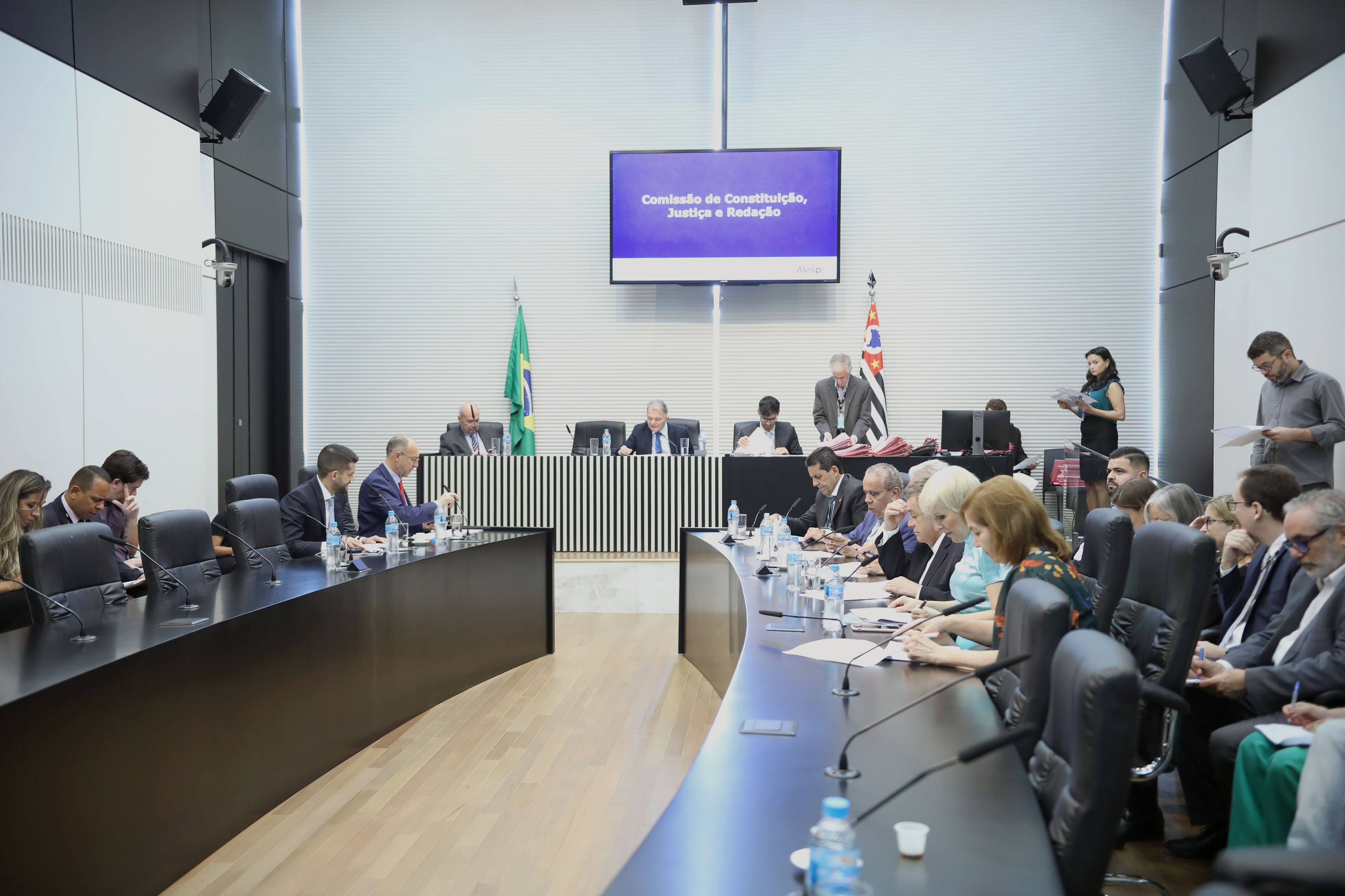 Comissão de Constituição Justiça e Redação<a style='float:right;color:#ccc' href='https://www3.al.sp.gov.br/repositorio/noticia/N-03-2023/fg296590.jpg' target=_blank><i class='bi bi-zoom-in'></i> Clique para ver a imagem </a>