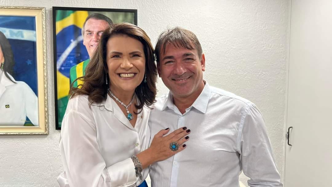 Valéria Bolsonaro em sua posse como parlamentar<a style='float:right;color:#ccc' href='https://www3.al.sp.gov.br/repositorio/noticia/N-03-2023/fg296799.jpeg' target=_blank><i class='bi bi-zoom-in'></i> Clique para ver a imagem </a>