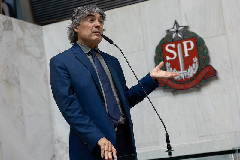 Deputado Carlos Gianazzi<a style='float:right;color:#ccc' href='https://www3.al.sp.gov.br/repositorio/noticia/N-03-2024/fg320085.jpg' target=_blank><i class='bi bi-zoom-in'></i> Clique para ver a imagem </a>