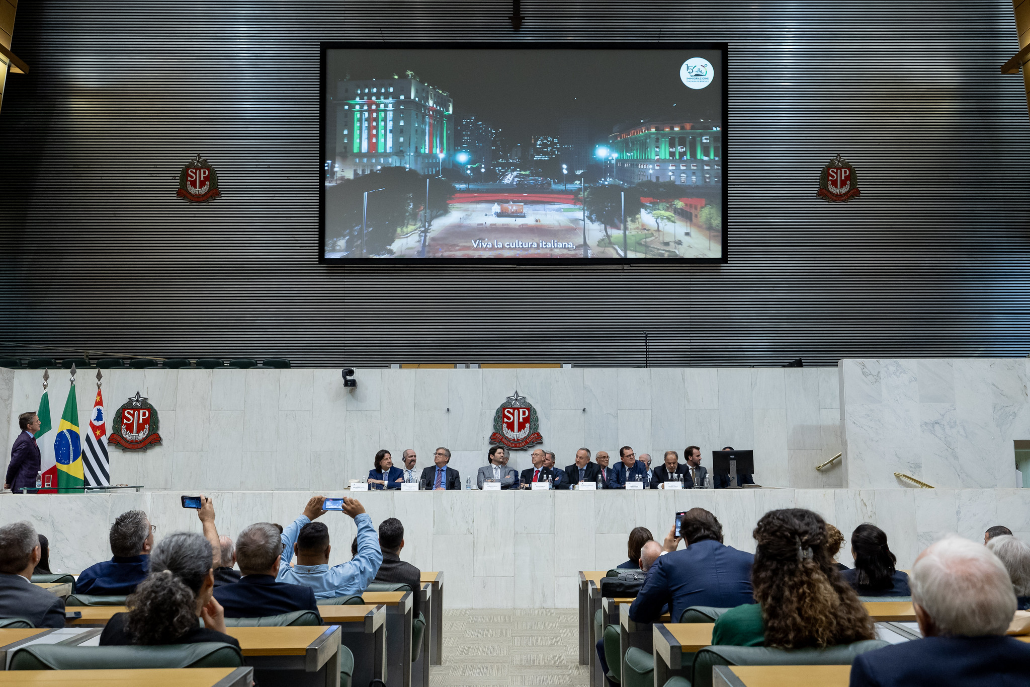 Sessão Solene 150 anos de imigração italiana<a style='float:right;color:#ccc' href='https://www3.al.sp.gov.br/repositorio/noticia/N-03-2024/fg320365.jpg' target=_blank><i class='bi bi-zoom-in'></i> Clique para ver a imagem </a>