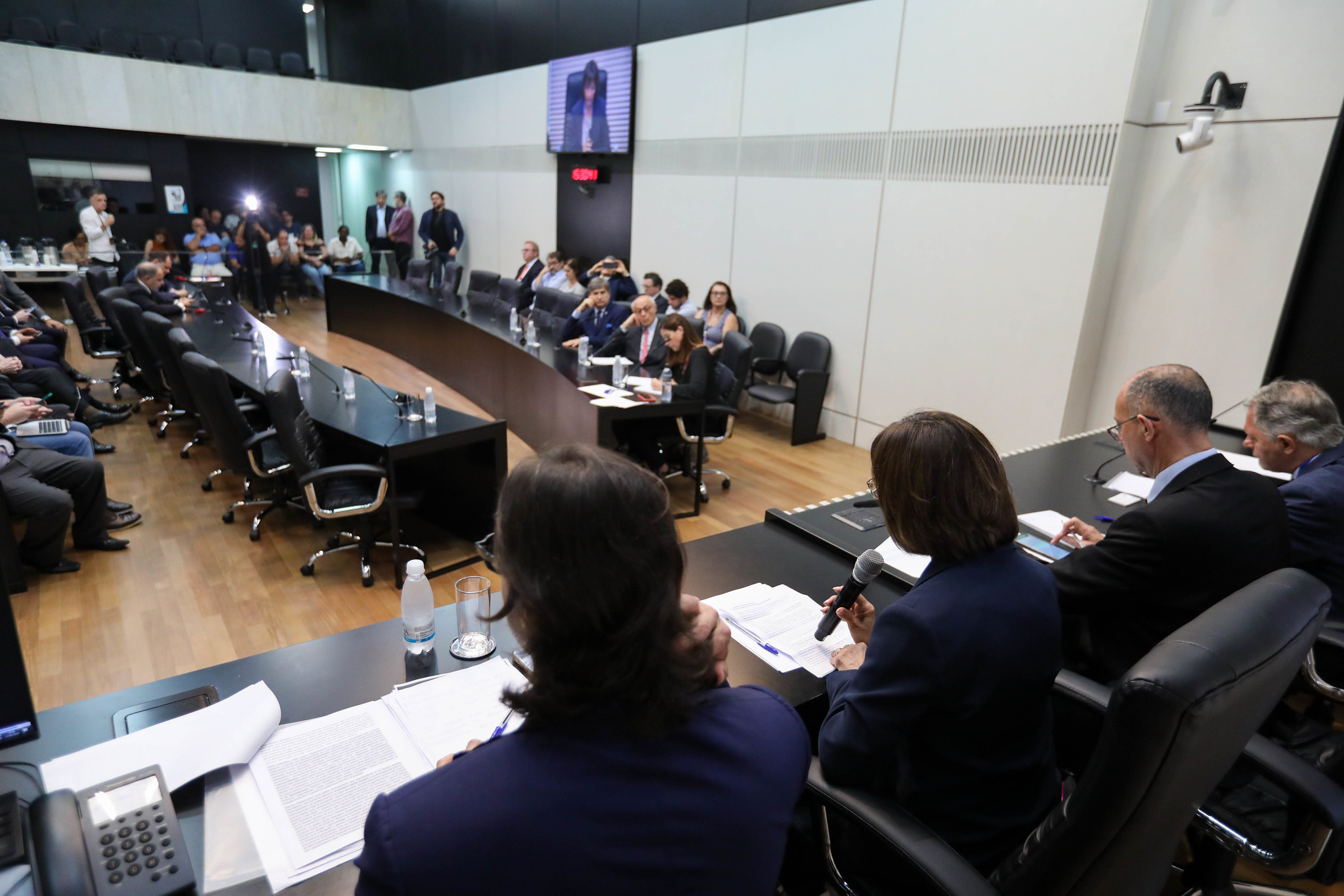 Debate com parlamentares italianos<a style='float:right;color:#ccc' href='https://www3.al.sp.gov.br/repositorio/noticia/N-03-2024/fg320393.jpg' target=_blank><i class='bi bi-zoom-in'></i> Clique para ver a imagem </a>