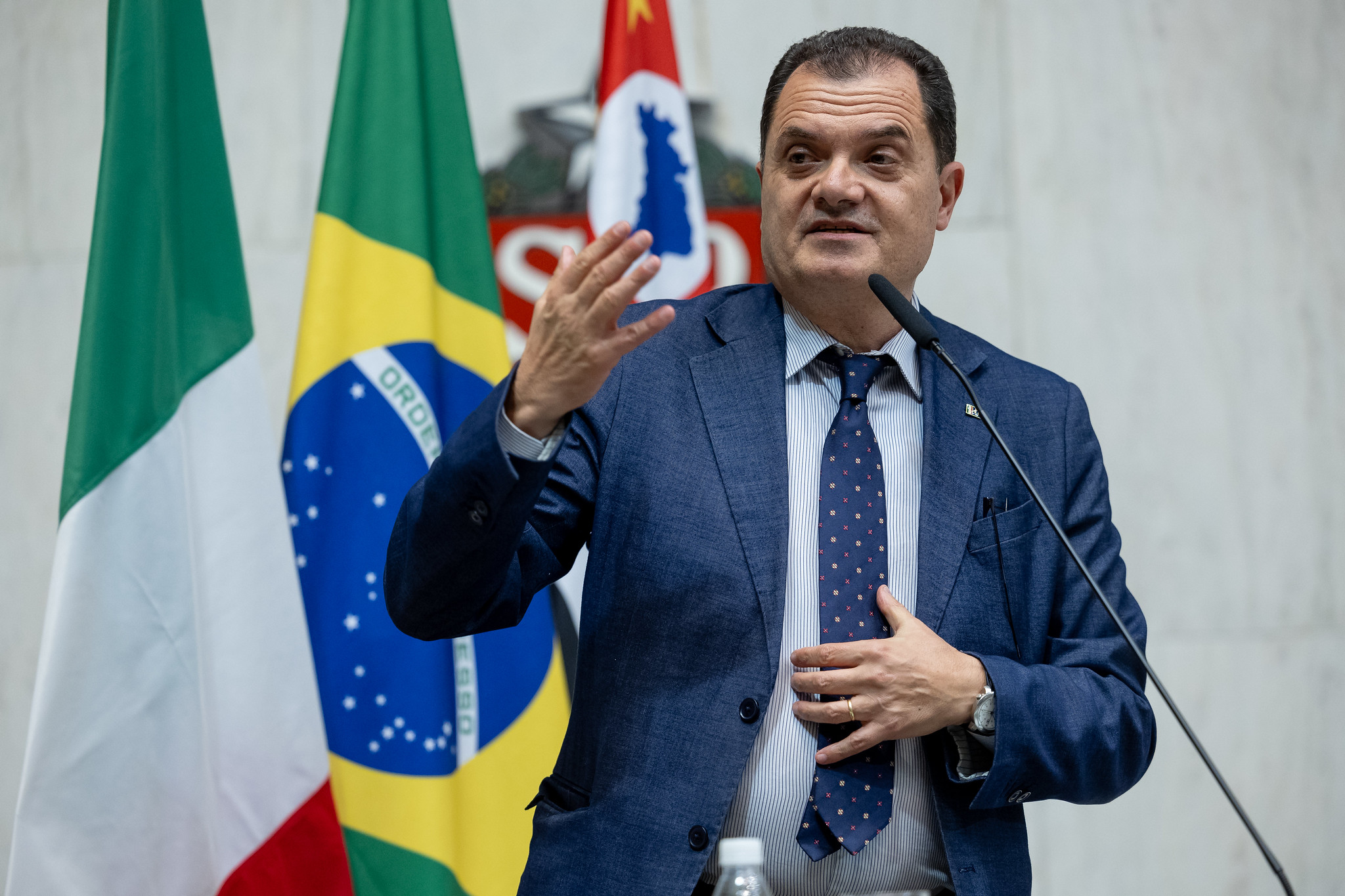 Dep. italiano Fabio Porta: força global<a style='float:right;color:#ccc' href='https://www3.al.sp.gov.br/repositorio/noticia/N-03-2024/fg320402.jpg' target=_blank><i class='bi bi-zoom-in'></i> Clique para ver a imagem </a>