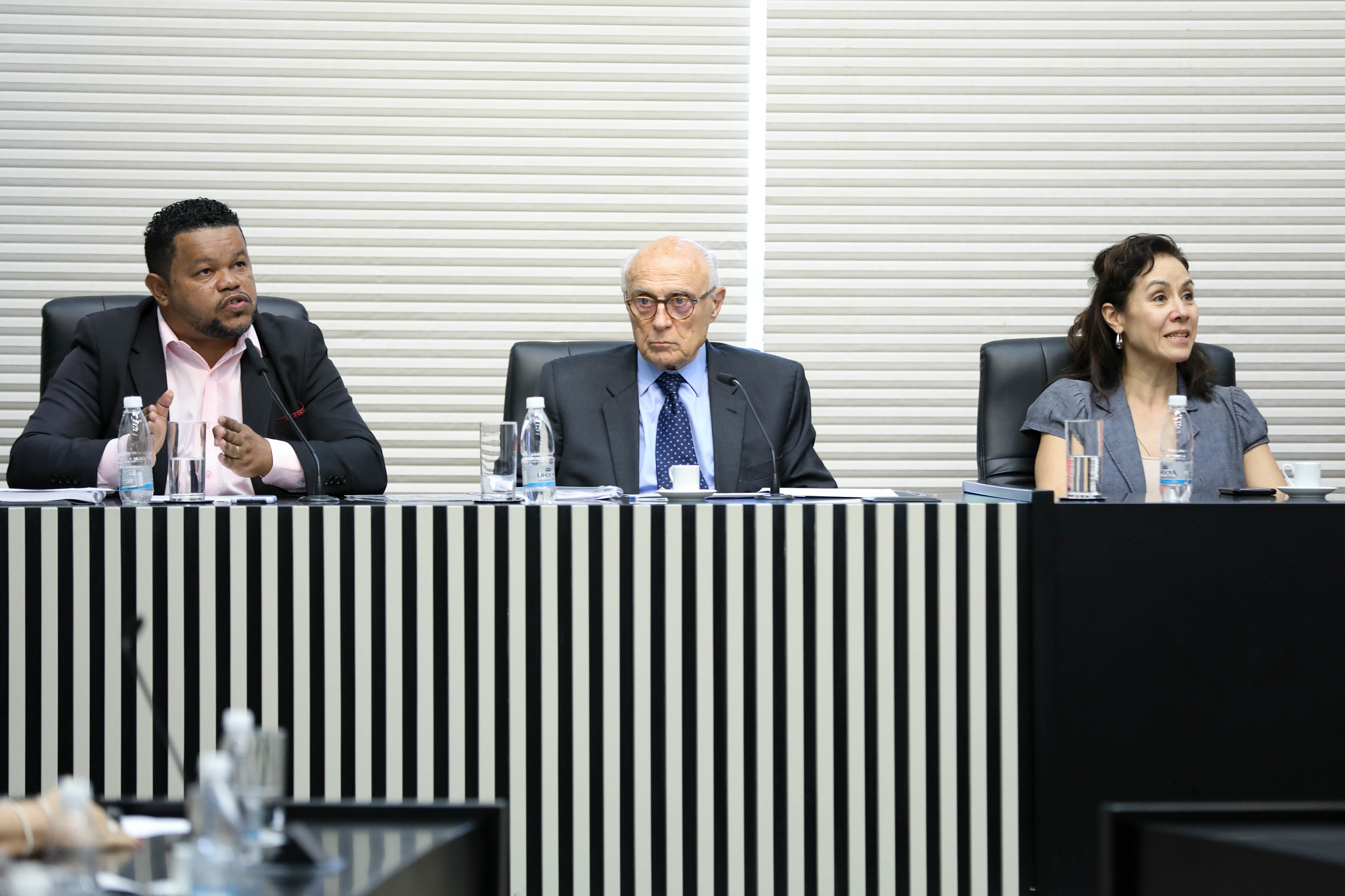 Ouvidor Claudio da Silva e Eduardo Suplicy<a style='float:right;color:#ccc' href='https://www3.al.sp.gov.br/repositorio/noticia/N-03-2024/fg320540.jpg' target=_blank><i class='bi bi-zoom-in'></i> Clique para ver a imagem </a>