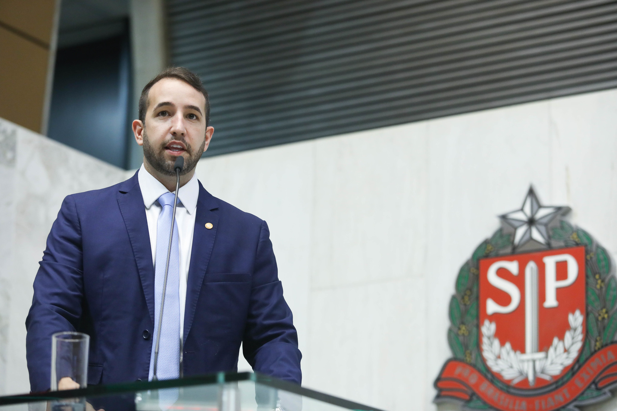 Ten. Coimbra saudou os sete homenageados<a style='float:right;color:#ccc' href='https://www3.al.sp.gov.br/repositorio/noticia/N-03-2024/fg321141.jpg' target=_blank><i class='bi bi-zoom-in'></i> Clique para ver a imagem </a>