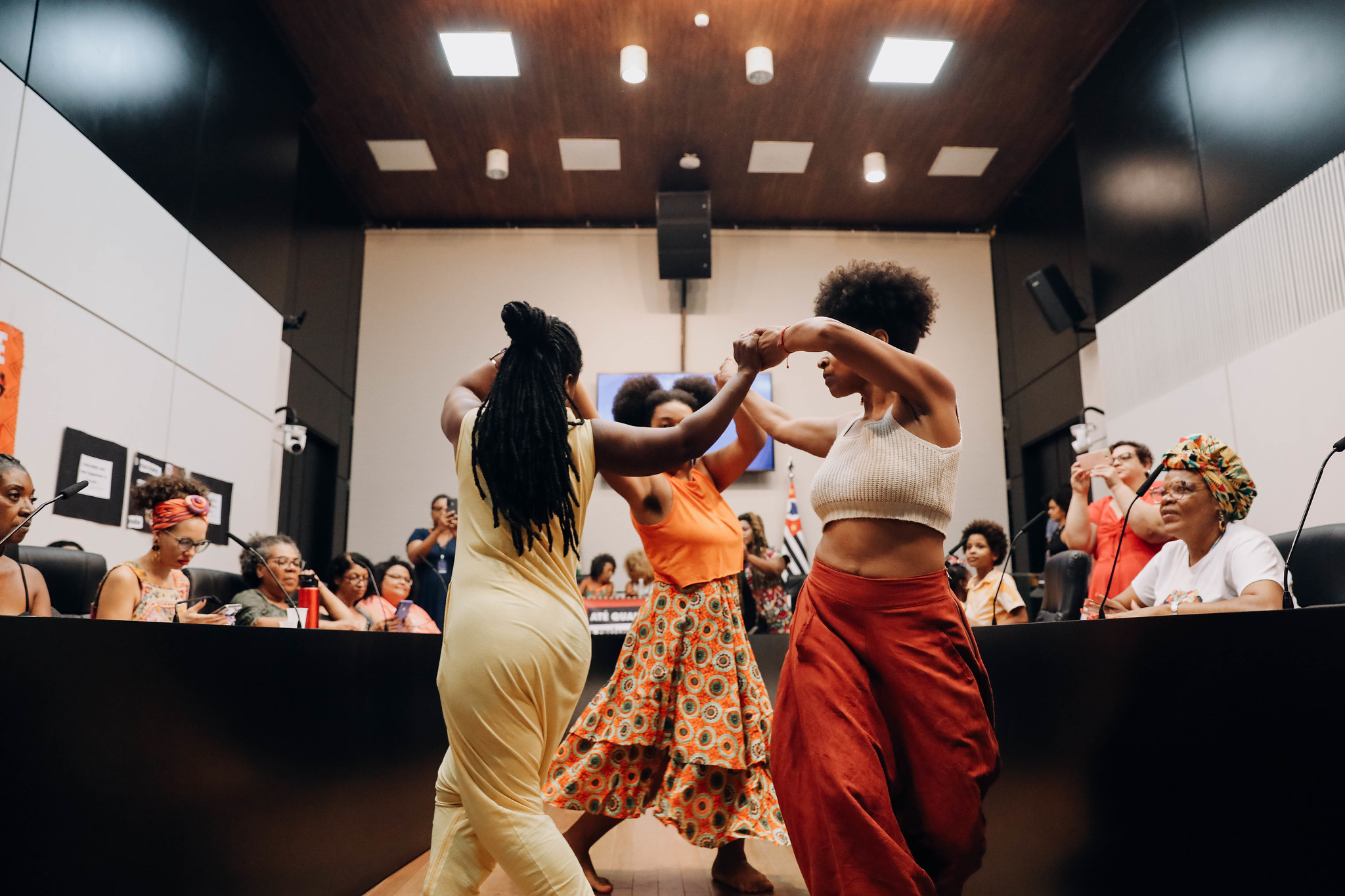 Audiência pública sobre racismo nas escolas<a style='float:right;color:#ccc' href='https://www3.al.sp.gov.br/repositorio/noticia/N-03-2024/fg321179.jpg' target=_blank><i class='bi bi-zoom-in'></i> Clique para ver a imagem </a>