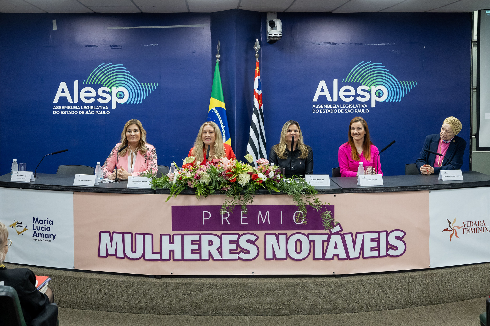 1 edio Prmio Mulheres Notveis<a style='float:right' href='https://www3.al.sp.gov.br/repositorio/noticia/N-03-2024/fg321488.jpg' target=_blank><img src='/_img/material-file-download-white.png' width='14px' alt='Clique para baixar a imagem'></a>