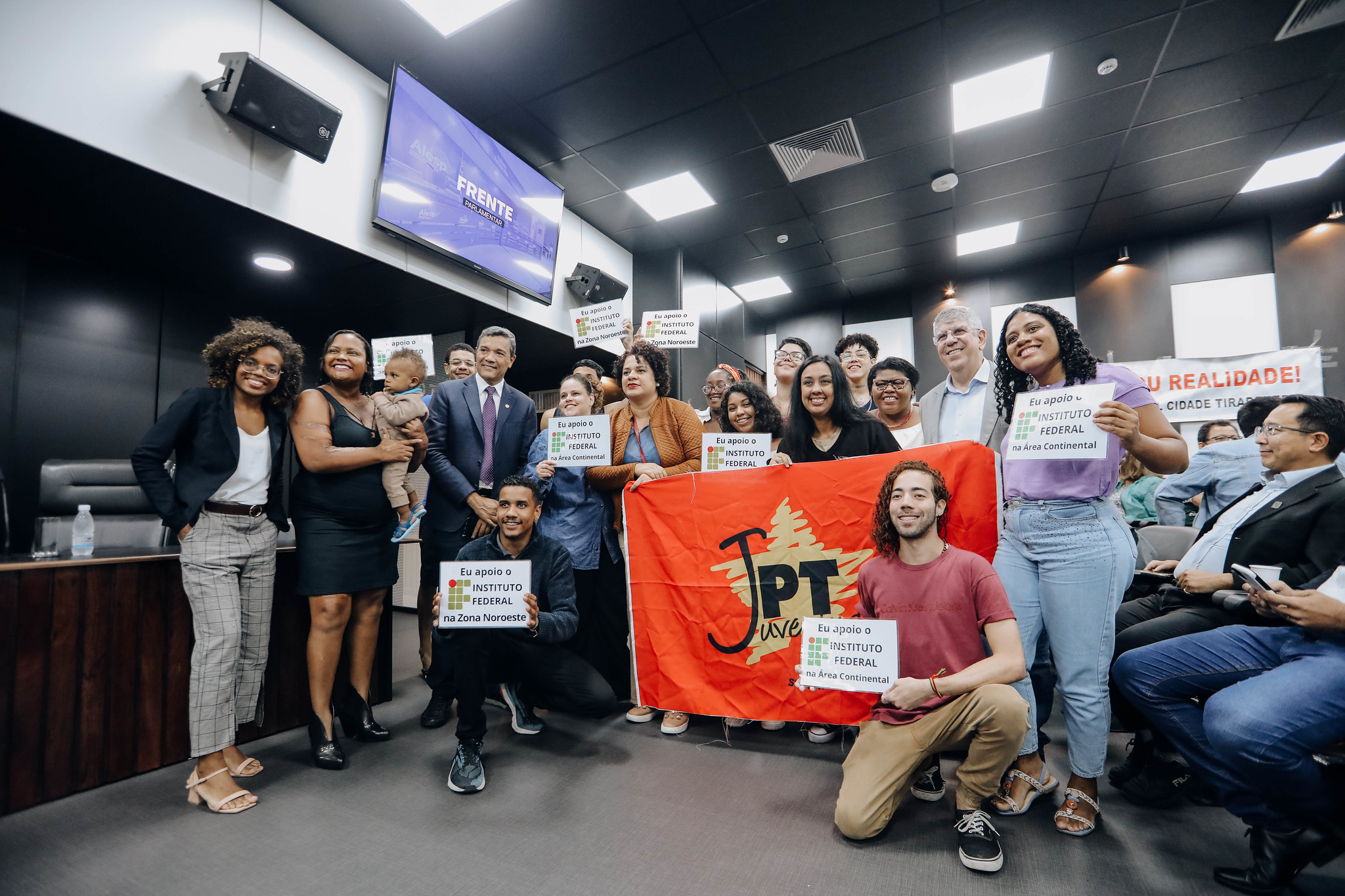 Frente Parlamentar pr-Instituto Federal<a style='float:right' href='https://www3.al.sp.gov.br/repositorio/noticia/N-03-2024/fg321496.jpg' target=_blank><img src='/_img/material-file-download-white.png' width='14px' alt='Clique para baixar a imagem'></a>