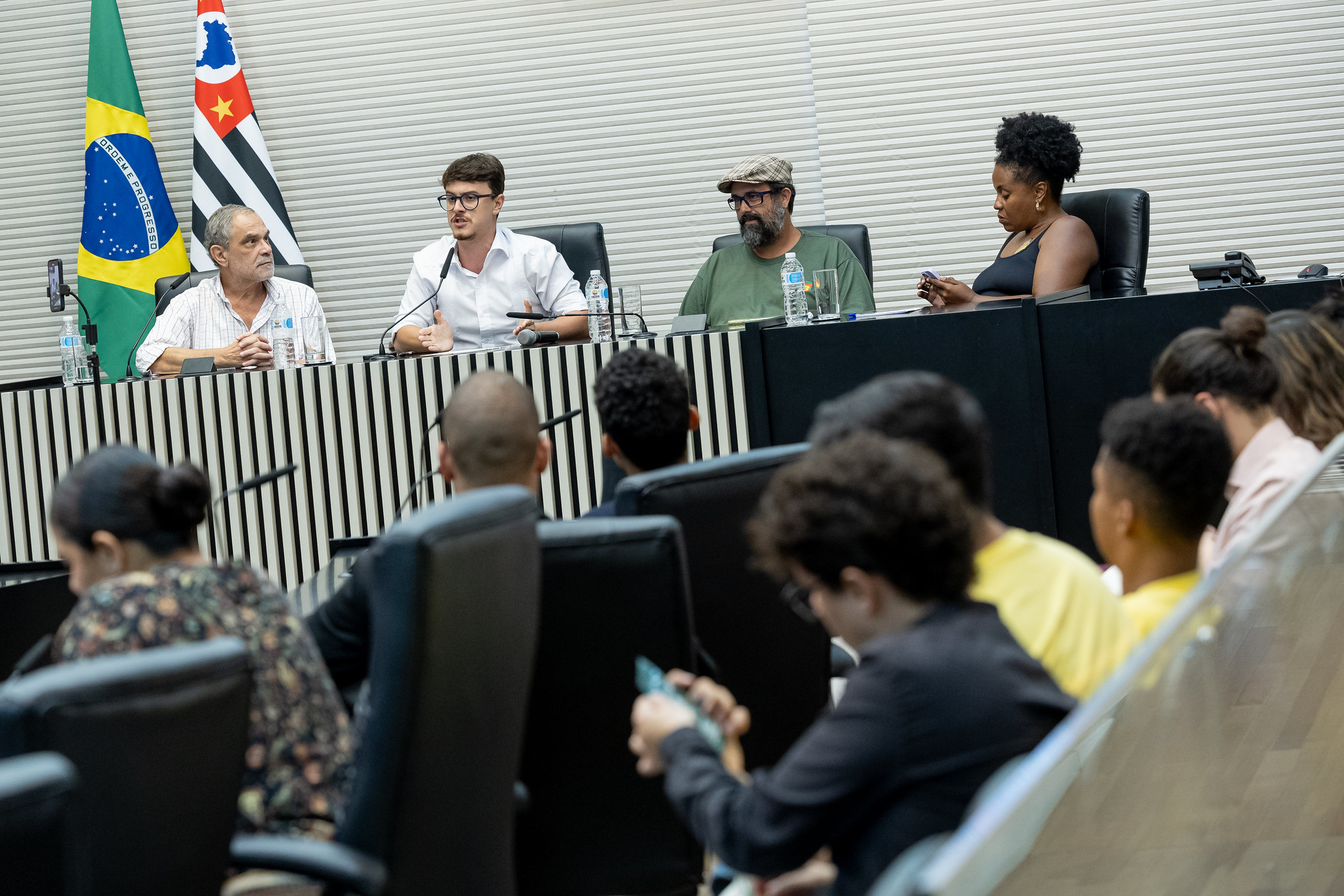 Desestatizao da CPTM: dilogo com a populao<a style='float:right;color:#ccc' href='https://www3.al.sp.gov.br/repositorio/noticia/N-03-2025/fg341527.jpg' target=_blank><i class='bi bi-zoom-in'></i> Clique para ver a imagem </a>