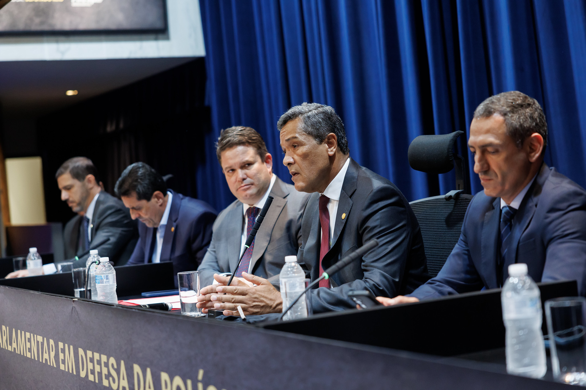 Frente debate Lei Orgnica da Polcia Civil<a style='float:right;color:#ccc' href='https://www3.al.sp.gov.br/repositorio/noticia/N-03-2025/fg341750.jpg' target=_blank><i class='bi bi-zoom-in'></i> Clique para ver a imagem </a>