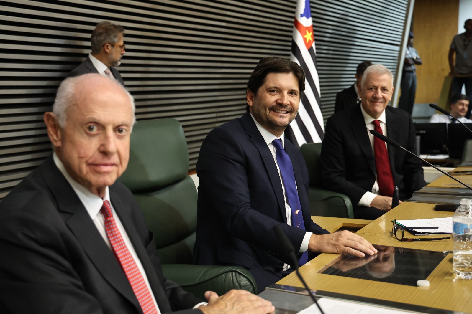 Nova Mesa Diretora da Alesp: diálogo <a style='float:right;color:#ccc' href='https://www3.al.sp.gov.br/repositorio/noticia/N-03-2025/fg341800.jpeg' target=_blank><i class='bi bi-zoom-in'></i> Clique para ver a imagem </a>