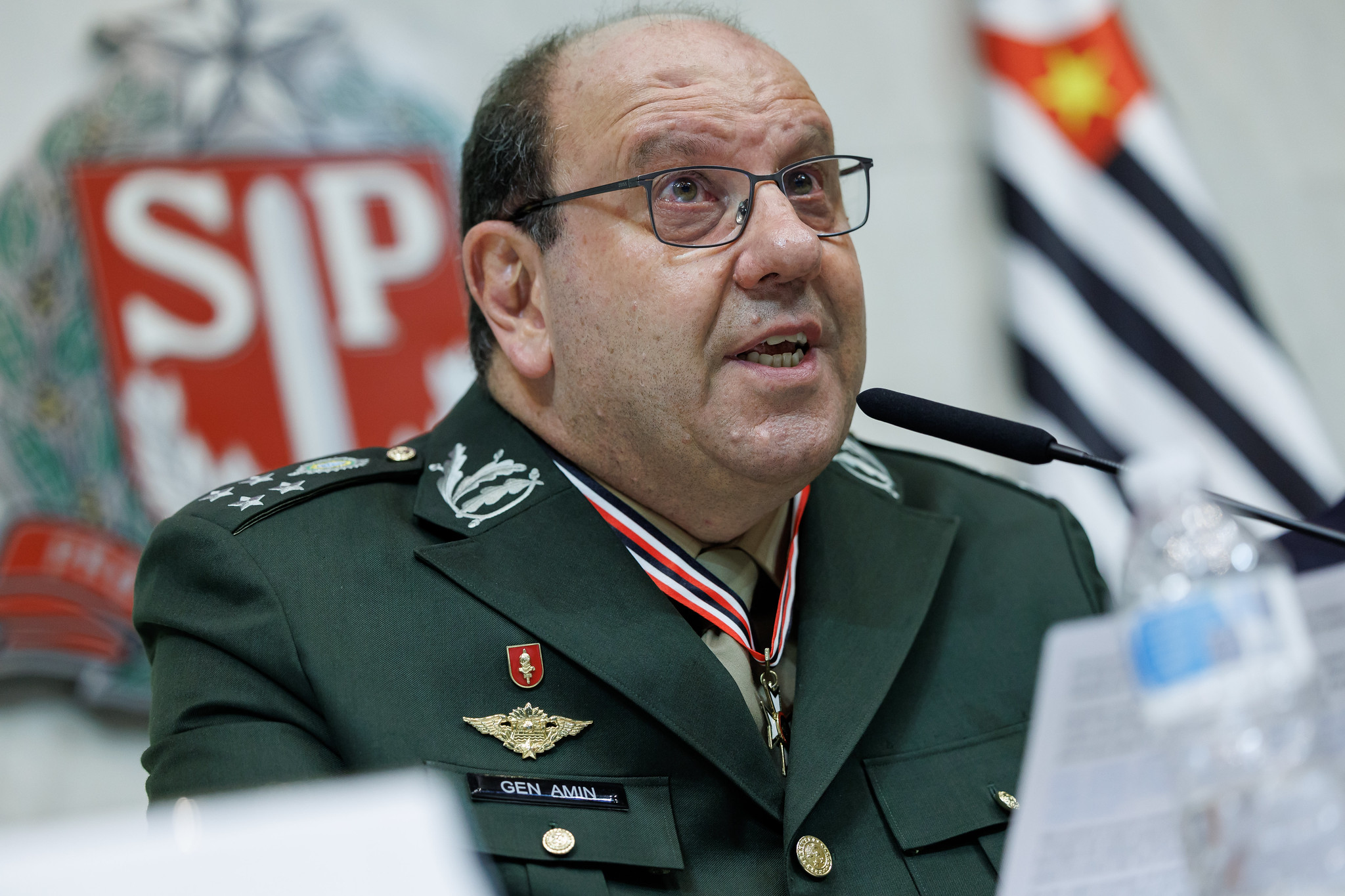 Guido Amin Naves recebe Colar de Honra<a style='float:right;color:#ccc' href='https://www3.al.sp.gov.br/repositorio/noticia/N-03-2025/fg342290.jpg' target=_blank><i class='bi bi-zoom-in'></i> Clique para ver a imagem </a>