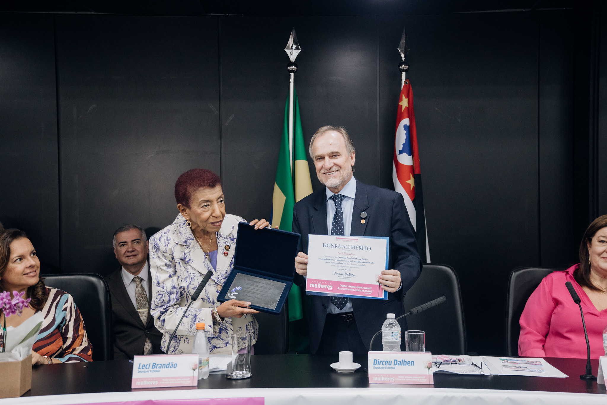 Leci Brando (PCdoB): Estado que me acolheu<a style='float:right;color:#ccc' href='https://www3.al.sp.gov.br/repositorio/noticia/N-03-2025/fg342299.jpg' target=_blank><i class='bi bi-zoom-in'></i> Clique para ver a imagem </a>