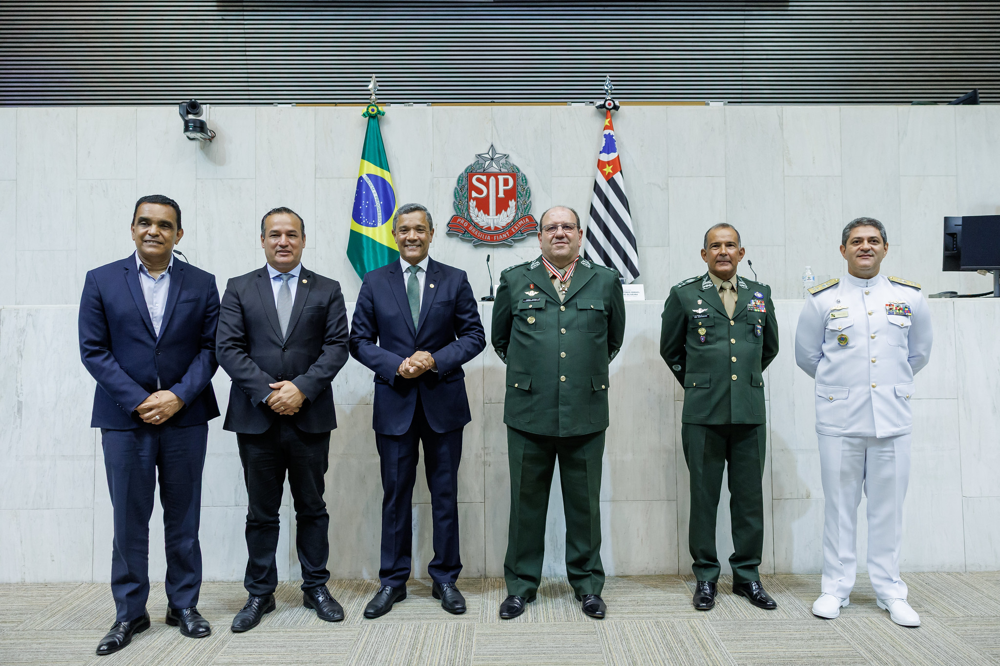 Colar de Honra: integração das instituições<a style='float:right;color:#ccc' href='https://www3.al.sp.gov.br/repositorio/noticia/N-03-2025/fg342309.jpg' target=_blank><i class='bi bi-zoom-in'></i> Clique para ver a imagem </a>