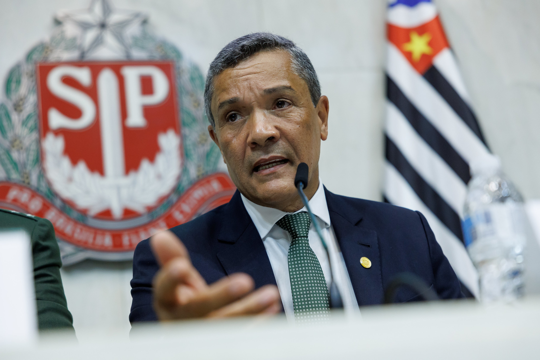 Deputado Reis: democracia fortalecida<a style='float:right;color:#ccc' href='https://www3.al.sp.gov.br/repositorio/noticia/N-03-2025/fg342310.jpg' target=_blank><i class='bi bi-zoom-in'></i> Clique para ver a imagem </a>