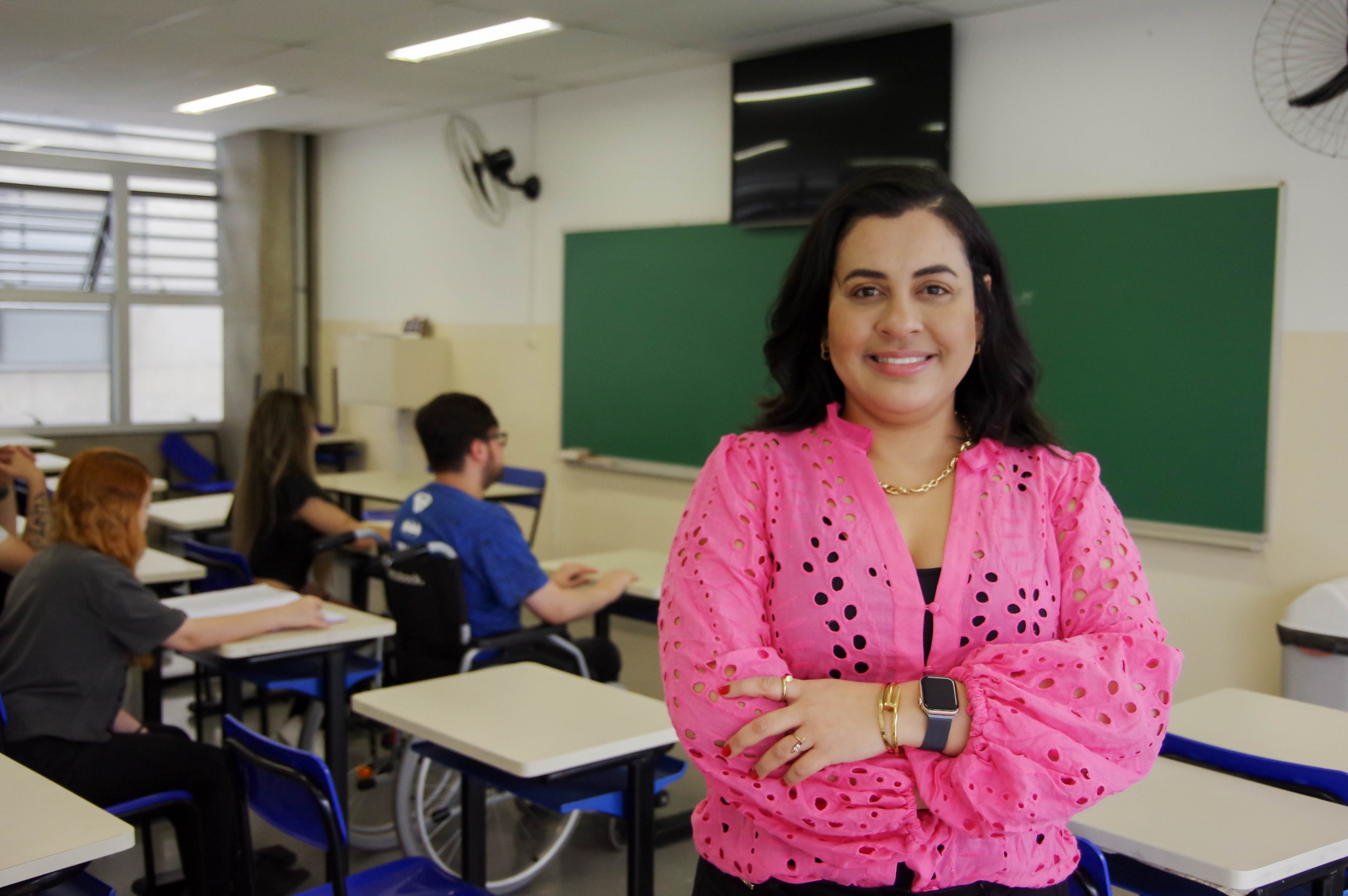 Ariane do CPS: PEEE veio para fortalecer<a style='float:right;color:#ccc' href='https://www3.al.sp.gov.br/repositorio/noticia/N-03-2025/fg342522.jpeg' target=_blank><i class='bi bi-zoom-in'></i> Clique para ver a imagem </a>
