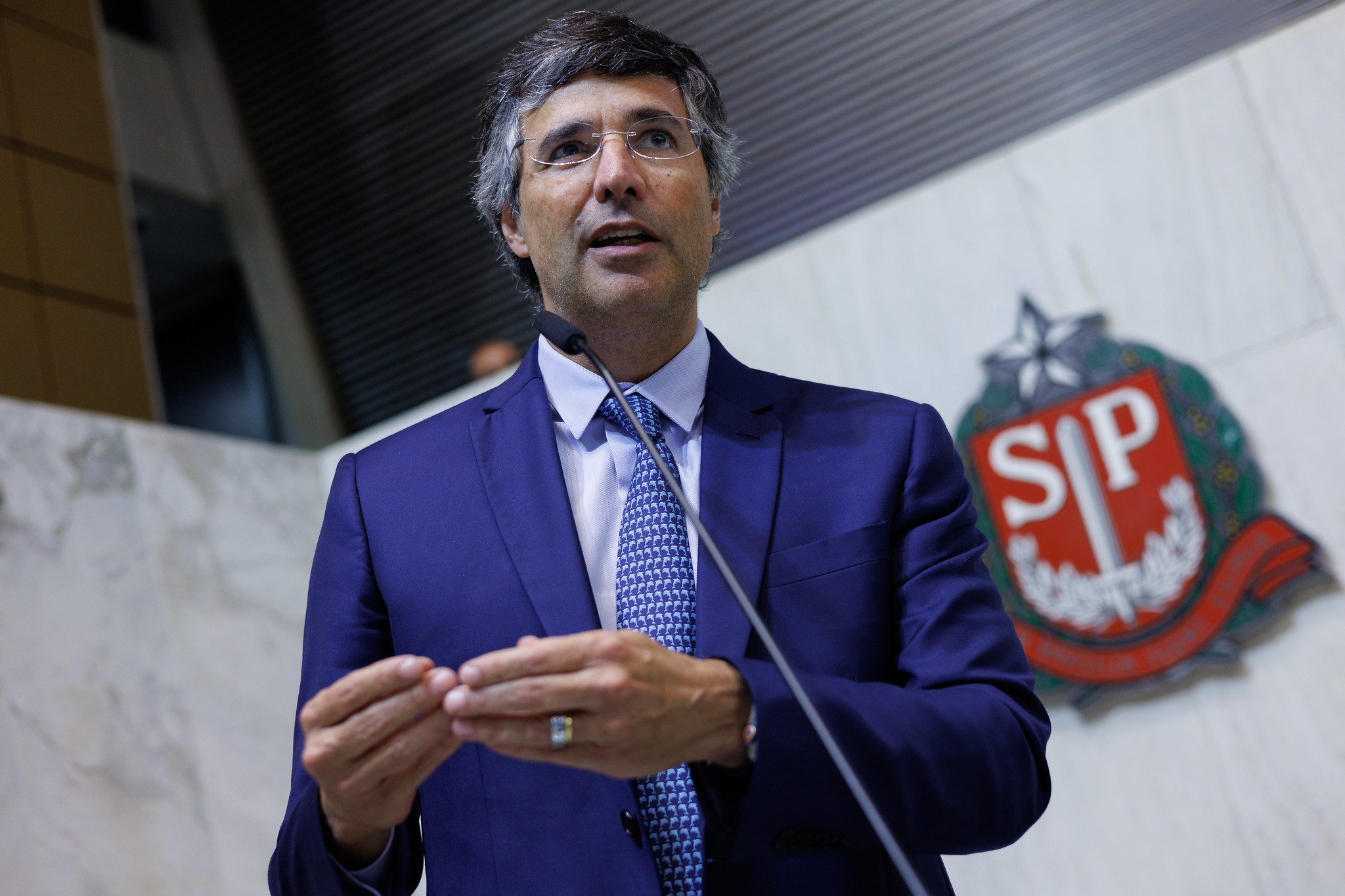 Esteves: Transformar pessoas para mudar sociedade<a style='float:right;color:#ccc' href='https://www3.al.sp.gov.br/repositorio/noticia/N-03-2025/fg342549.jpg' target=_blank><i class='bi bi-zoom-in'></i> Clique para ver a imagem </a>