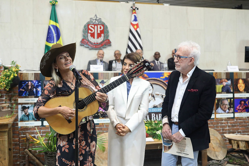 Adriana: ningu�m conta melhor nossa hist�ria<a style='float:right;color:#ccc' href='https://www3.al.sp.gov.br/repositorio/noticia/N-03-2026/fg361752.jpg' target=_blank><i class='bi bi-zoom-in'></i> Clique para ver a imagem </a>