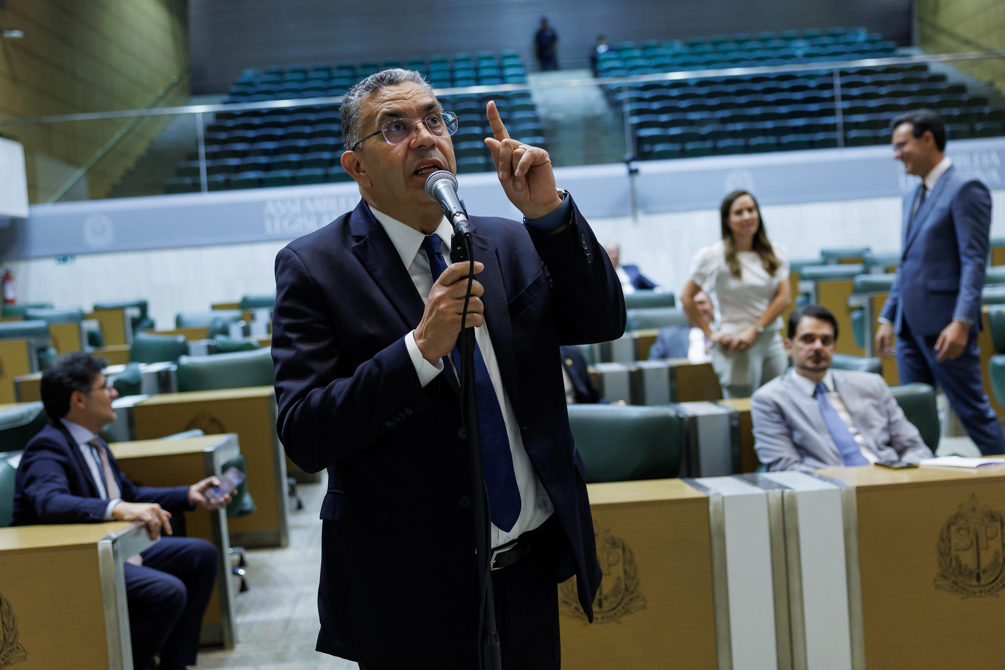 Gilmaci Santos: montante que trar� benef�cios<a style='float:right' href='https://www3.al.sp.gov.br/repositorio/noticia/N-03-2026/fg362321.jpg' target=_blank><img src='/_img/material-file-download-white.png' width='14px' alt='Clique para baixar a imagem'></a>