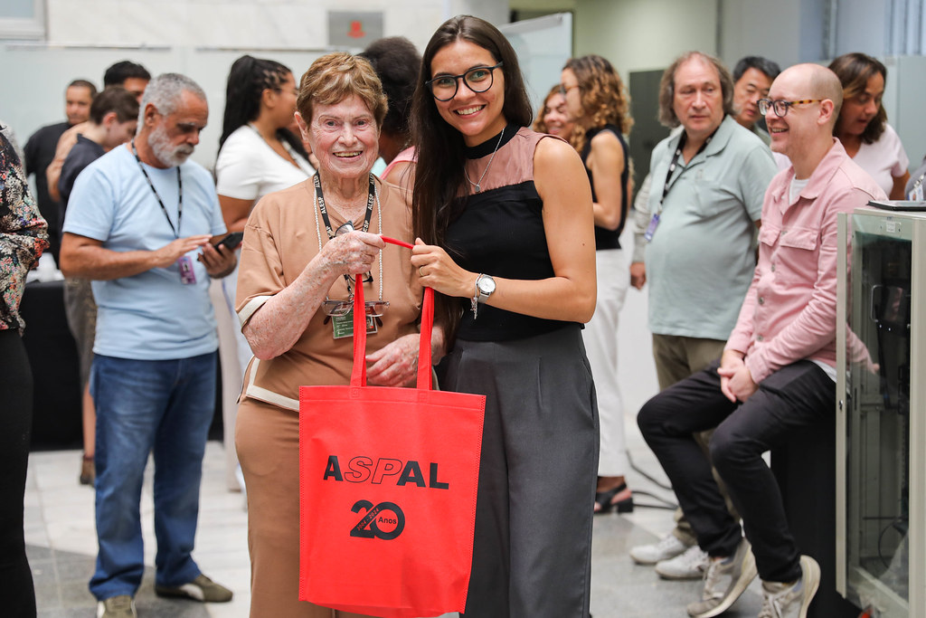 Evento teve sorteio de kits e um tablet<a style='float:right;color:#ccc' href='https://www3.al.sp.gov.br/repositorio/noticia/N-03-2026/fg362381.jpg' target=_blank><i class='bi bi-zoom-in'></i> Clique para ver a imagem </a>