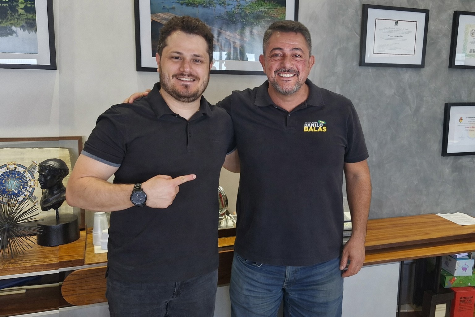 Danilo Balas e L�o Folim<a style='float:right;color:#ccc' href='https://www3.al.sp.gov.br/repositorio/noticia/N-03-2026/fg362602.jpeg' target=_blank><i class='bi bi-zoom-in'></i> Clique para ver a imagem </a>