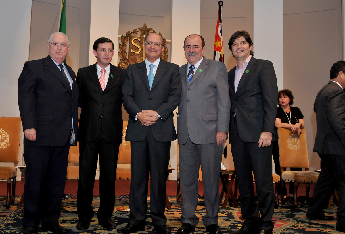 Barros Munhoz, Orlando Morando, Geraldo Alckmin, Joo Caramez e Andre do Prado<a style='float:right;color:#ccc' href='https://www3.al.sp.gov.br/repositorio/noticia/N-04-2012/fg113217.jpg' target=_blank><i class='bi bi-zoom-in'></i> Clique para ver a imagem </a>