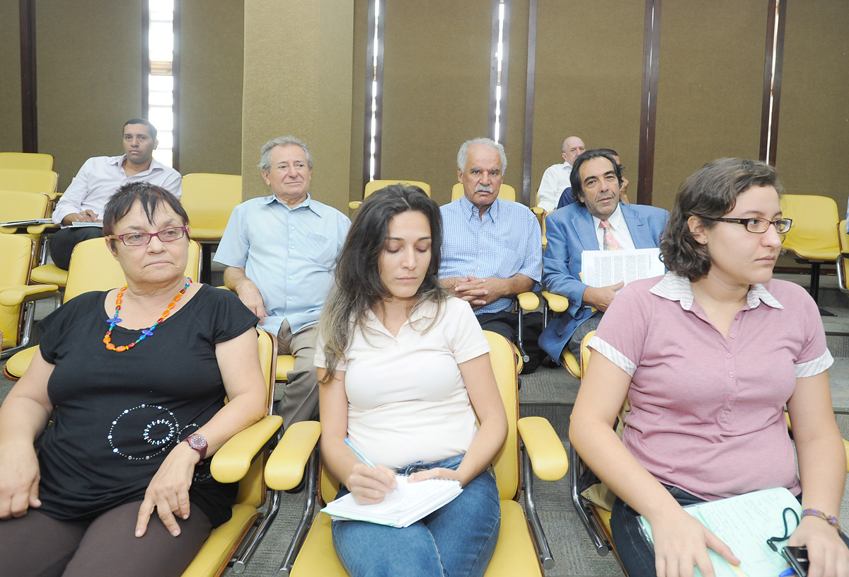 .<a style='float:right;color:#ccc' href='https://www3.al.sp.gov.br/repositorio/noticia/N-04-2013/fg123286.jpg' target=_blank><i class='bi bi-zoom-in'></i> Clique para ver a imagem </a>