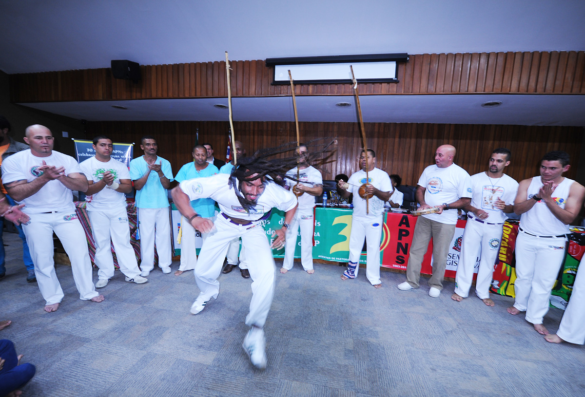 Grupo de Capoeira do Centro Franciscano de Acolhimento <a style='float:right;color:#ccc' href='https://www3.al.sp.gov.br/repositorio/noticia/N-04-2013/fg124272.jpg' target=_blank><i class='bi bi-zoom-in'></i> Clique para ver a imagem </a>