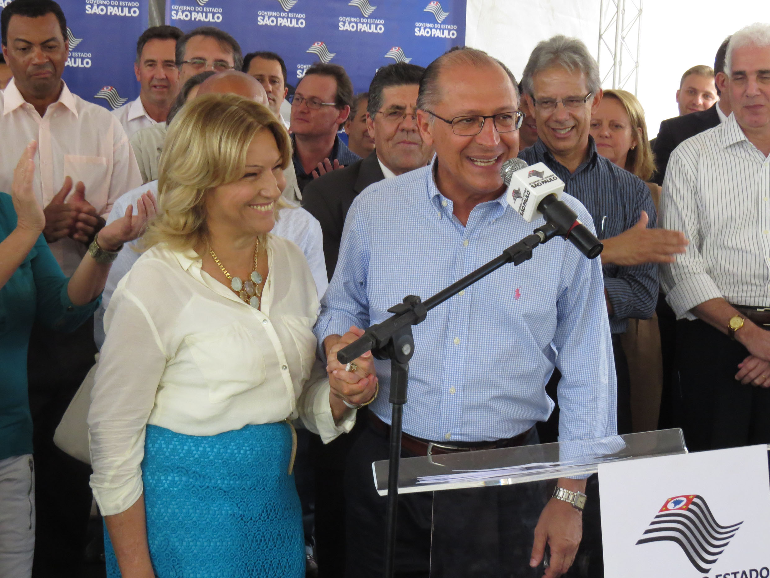Maria Lcia Amary e o governador Geraldo Alckmin<a style='float:right;color:#ccc' href='https://www3.al.sp.gov.br/repositorio/noticia/N-04-2014/fg160162.jpg' target=_blank><i class='bi bi-zoom-in'></i> Clique para ver a imagem </a>