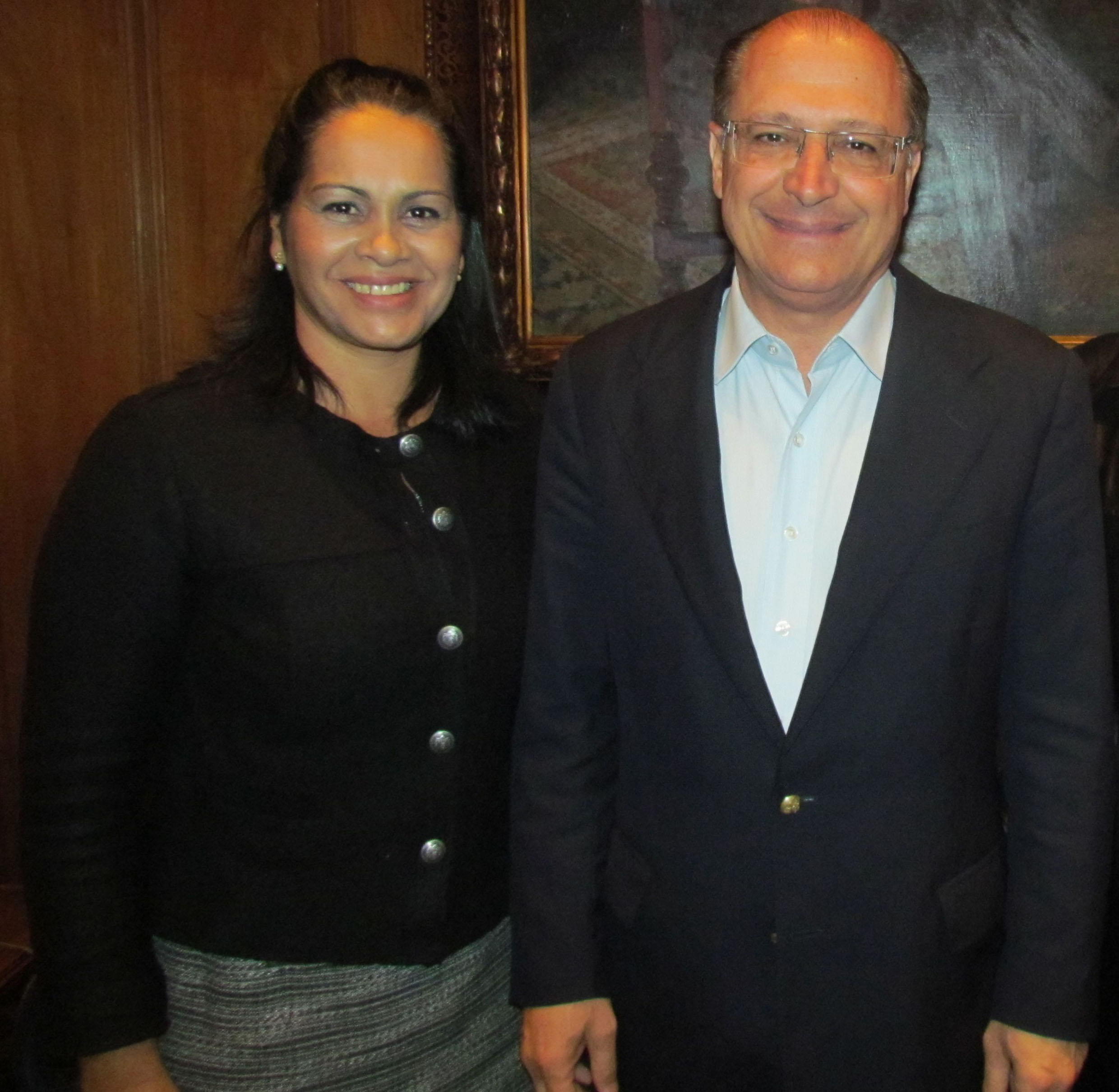 Heroilma e Alckmin<a style='float:right;color:#ccc' href='https://www3.al.sp.gov.br/repositorio/noticia/N-04-2014/fg160340.jpg' target=_blank><i class='bi bi-zoom-in'></i> Clique para ver a imagem </a>