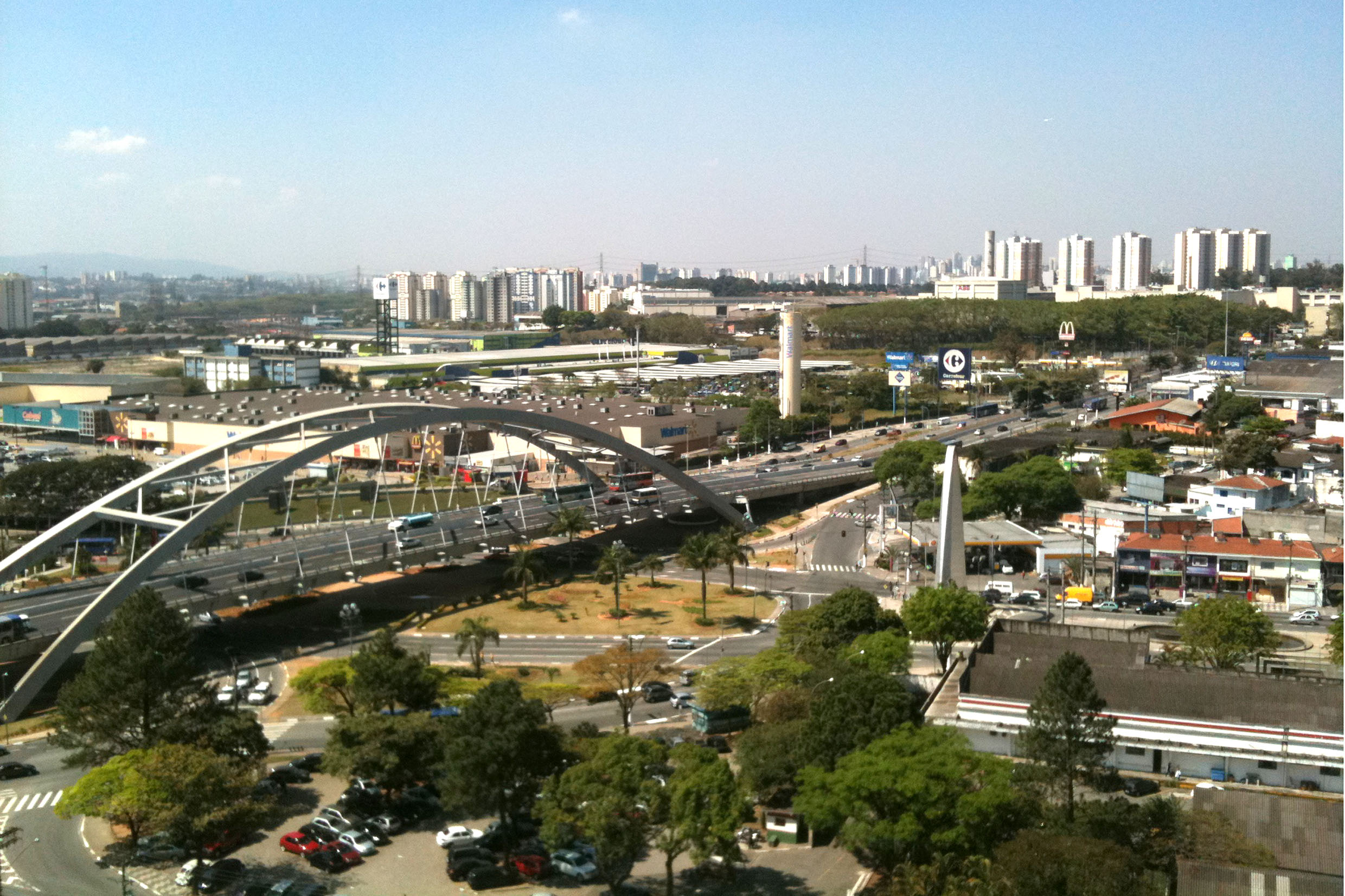 Vista area da cidade de Osasco<a style='float:right;color:#ccc' href='https://www3.al.sp.gov.br/repositorio/noticia/N-04-2014/fg161179.jpg' target=_blank><i class='bi bi-zoom-in'></i> Clique para ver a imagem </a>