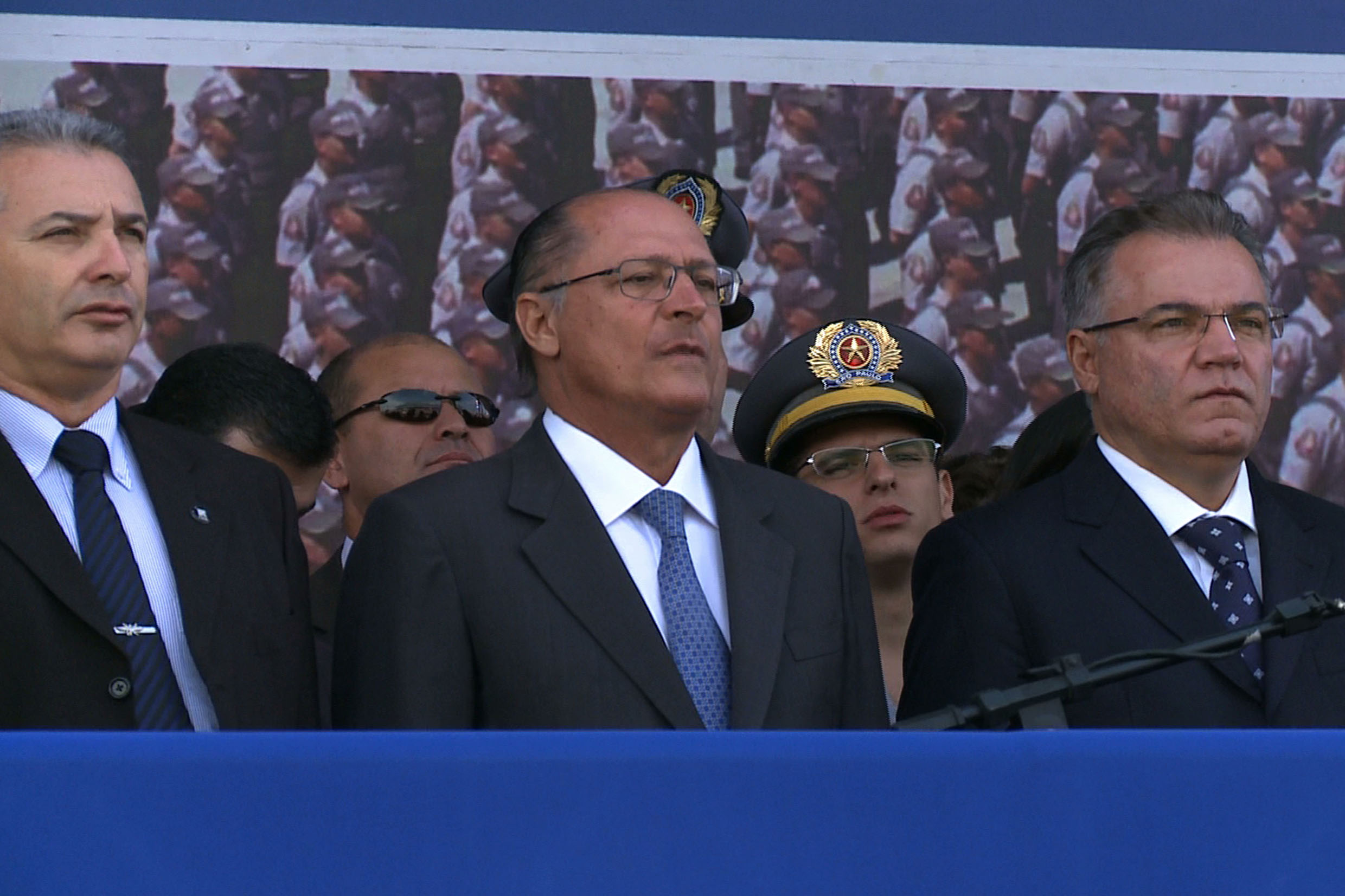 Governador Geraldo Alckmin e presidente Samuel Moreira <a style='float:right;color:#ccc' href='https://www3.al.sp.gov.br/repositorio/noticia/N-04-2014/fg161402.jpg' target=_blank><i class='bi bi-zoom-in'></i> Clique para ver a imagem </a>
