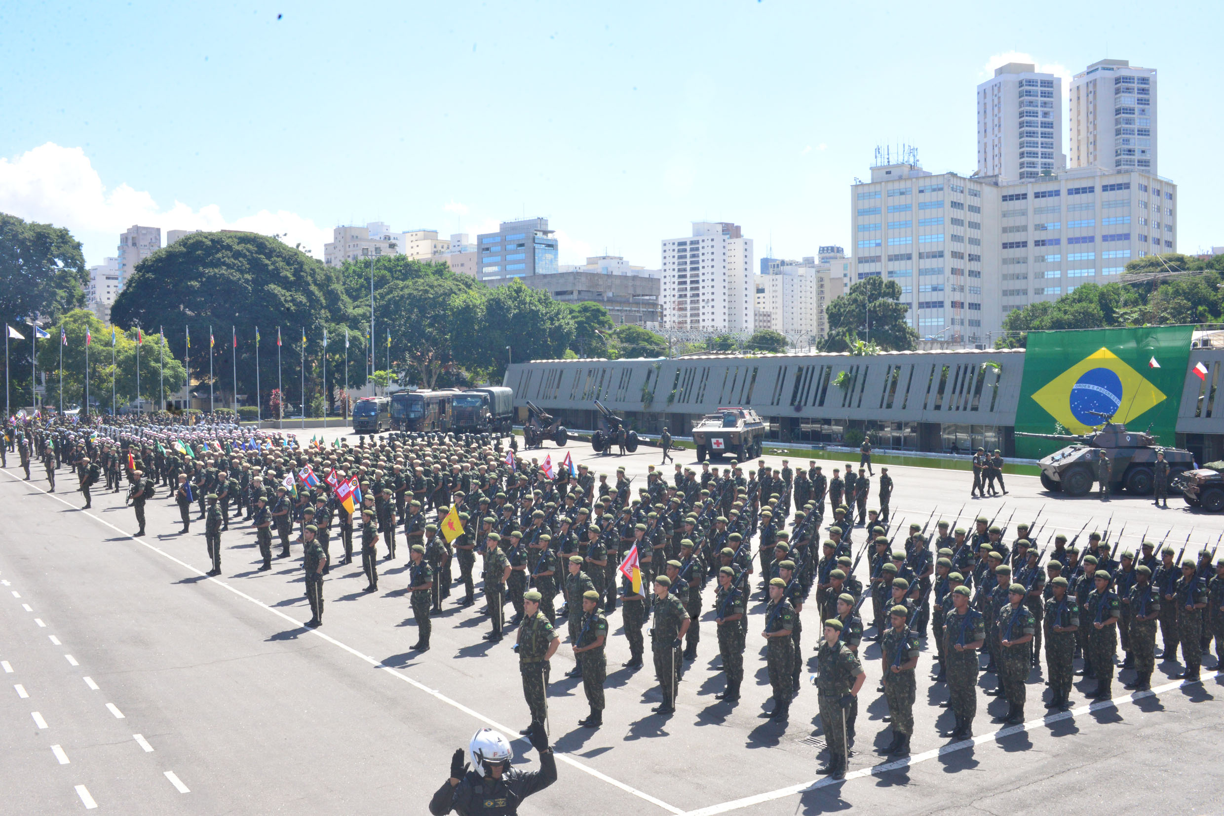Comemoraes do Dia do Exrcito Brasileiro no Comando Militar do Sudeste<a style='float:right;color:#ccc' href='https://www3.al.sp.gov.br/repositorio/noticia/N-04-2016/fg188454.jpg' target=_blank><i class='bi bi-zoom-in'></i> Clique para ver a imagem </a>