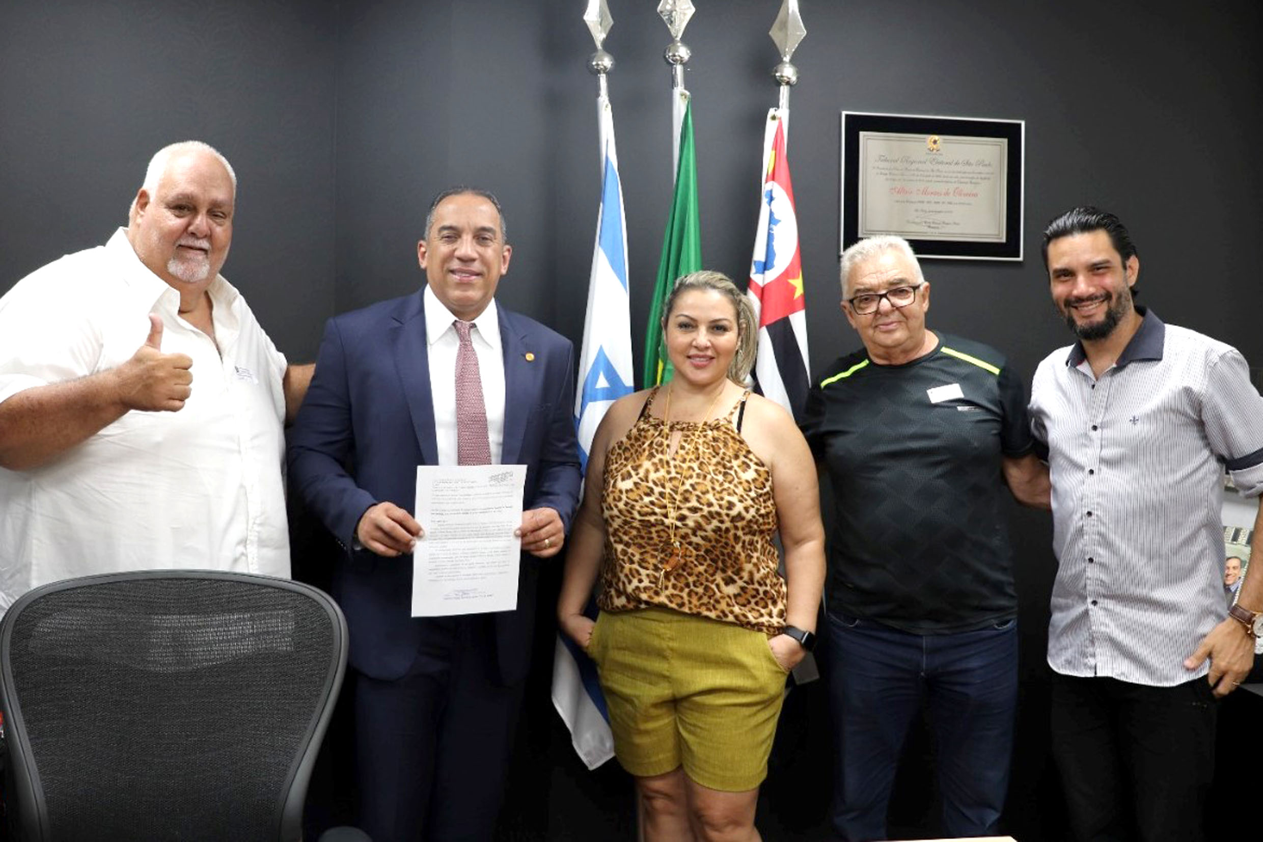 Eventos esportivos em Taubat foi tema de reunio com o deputado Altair Moraes<a style='float:right;color:#ccc' href='https://www3.al.sp.gov.br/repositorio/noticia/N-04-2022/fg285679.jpg' target=_blank><i class='bi bi-zoom-in'></i> Clique para ver a imagem </a>